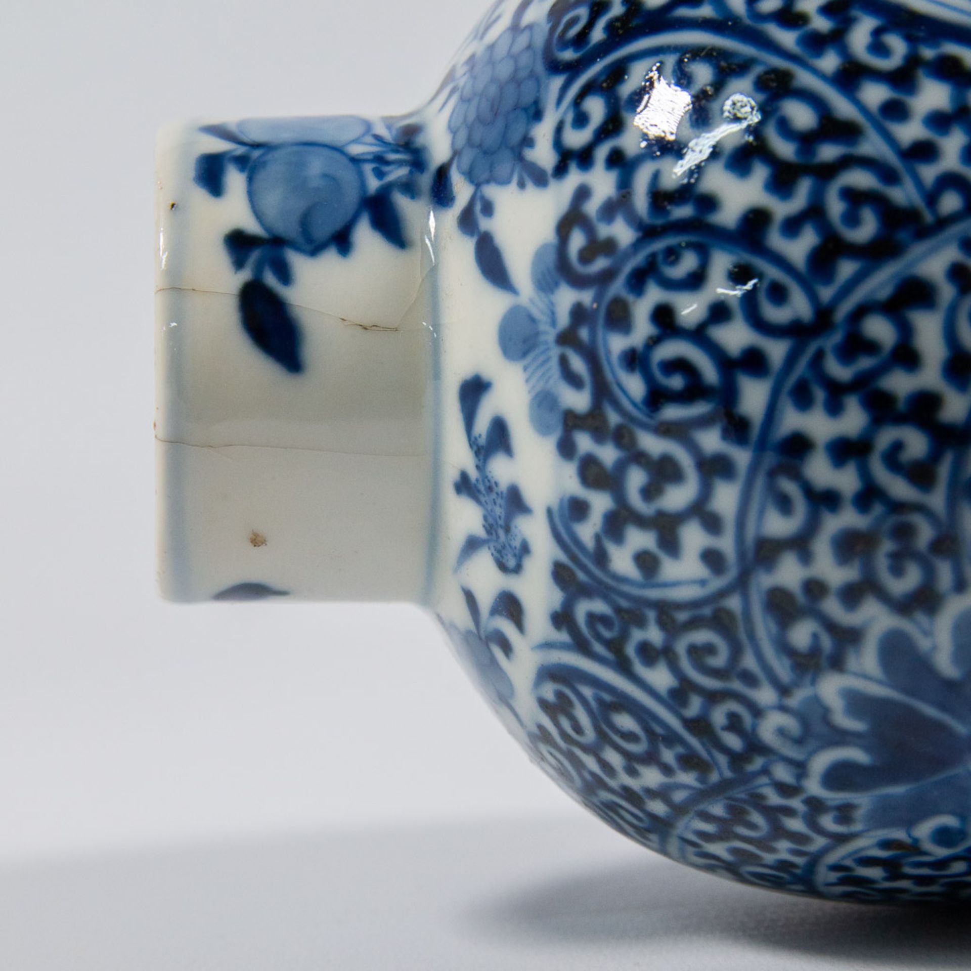 A Chinese vase, blue and white, marked Kangxi. - Image 22 of 32