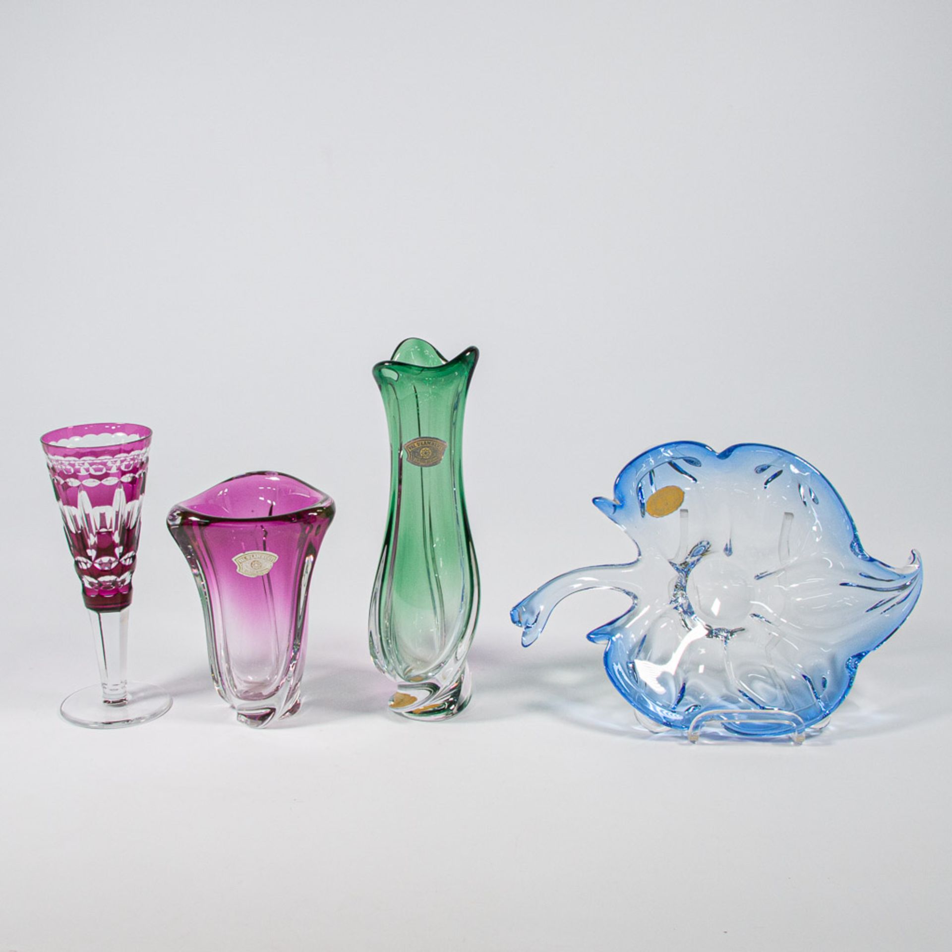 A collection of 3 crystal Val Saint Lambert vases, and 1 plate Braine Le Comte.
