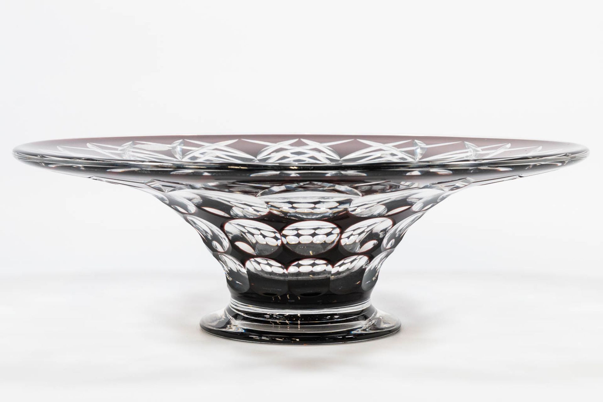 A hand-made Val Saint Lambert fruit bowl Clear and brown crystal, marked with sticker and signature. - Image 5 of 15