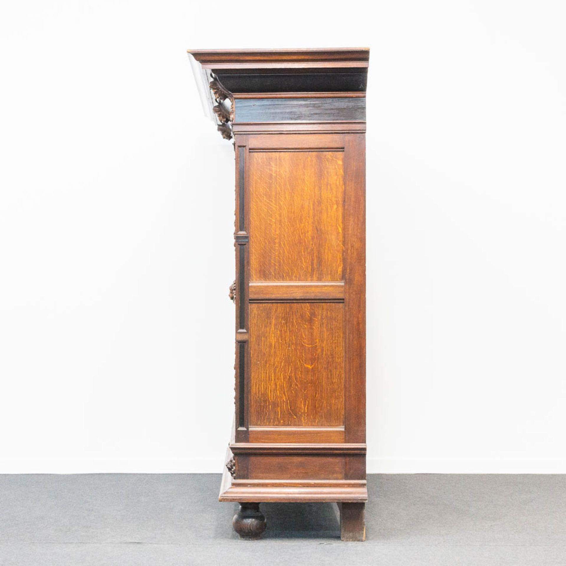 A portal cabinet, made un Utrecht, and made of oak combined with ebony, 19th century. - Bild 3 aus 22