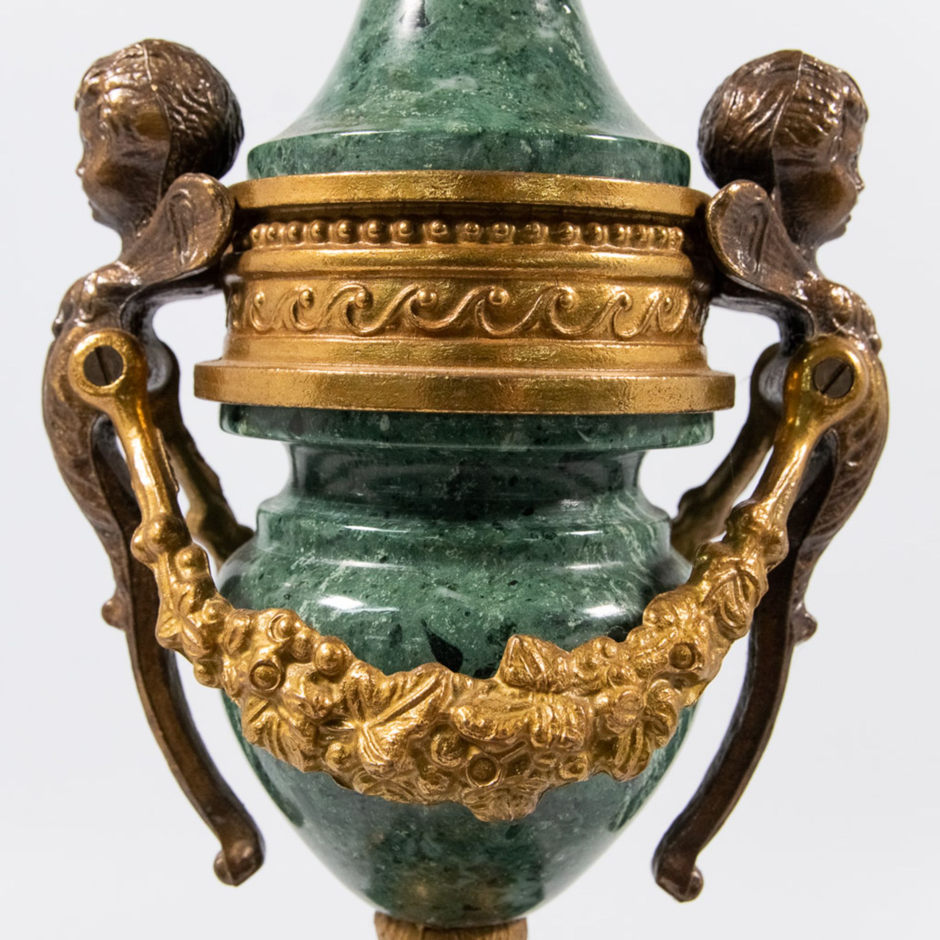 An Empire style 3-piece mantle clock with green marble and bronze. - Image 12 of 27