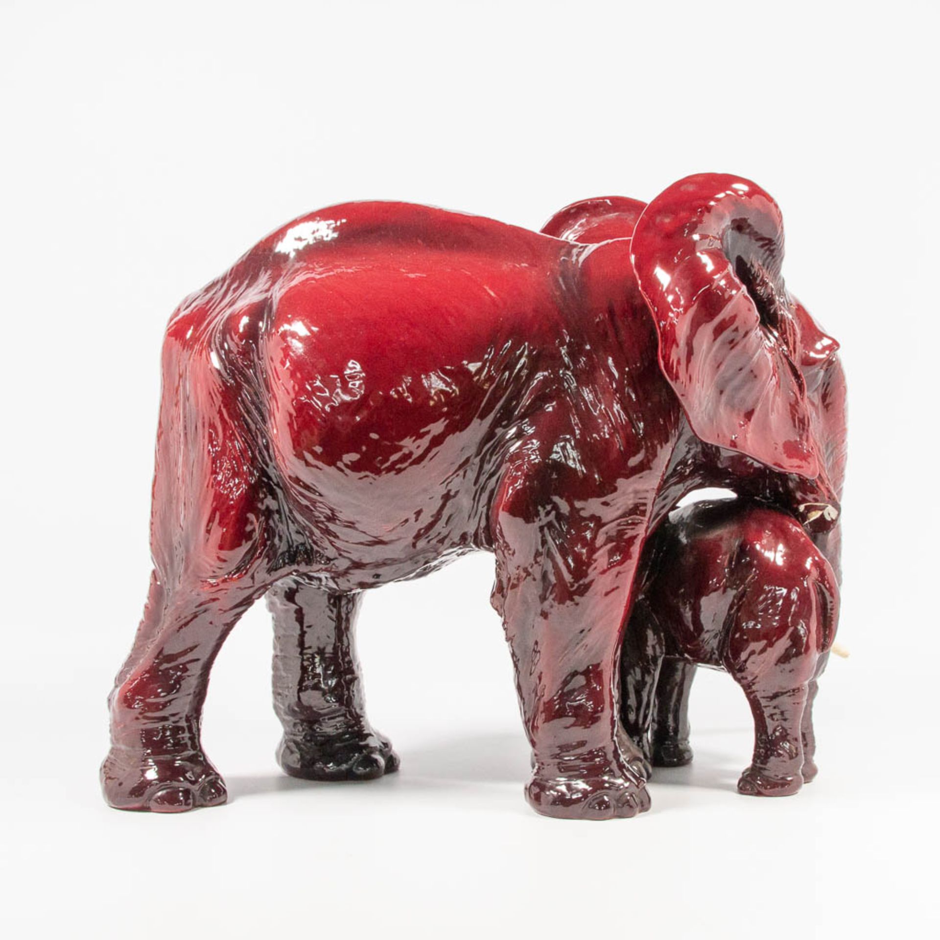 Guido CACCIAPUOTI (1892-1953) An elephant with calf made of red glazed ceramics - Image 16 of 25