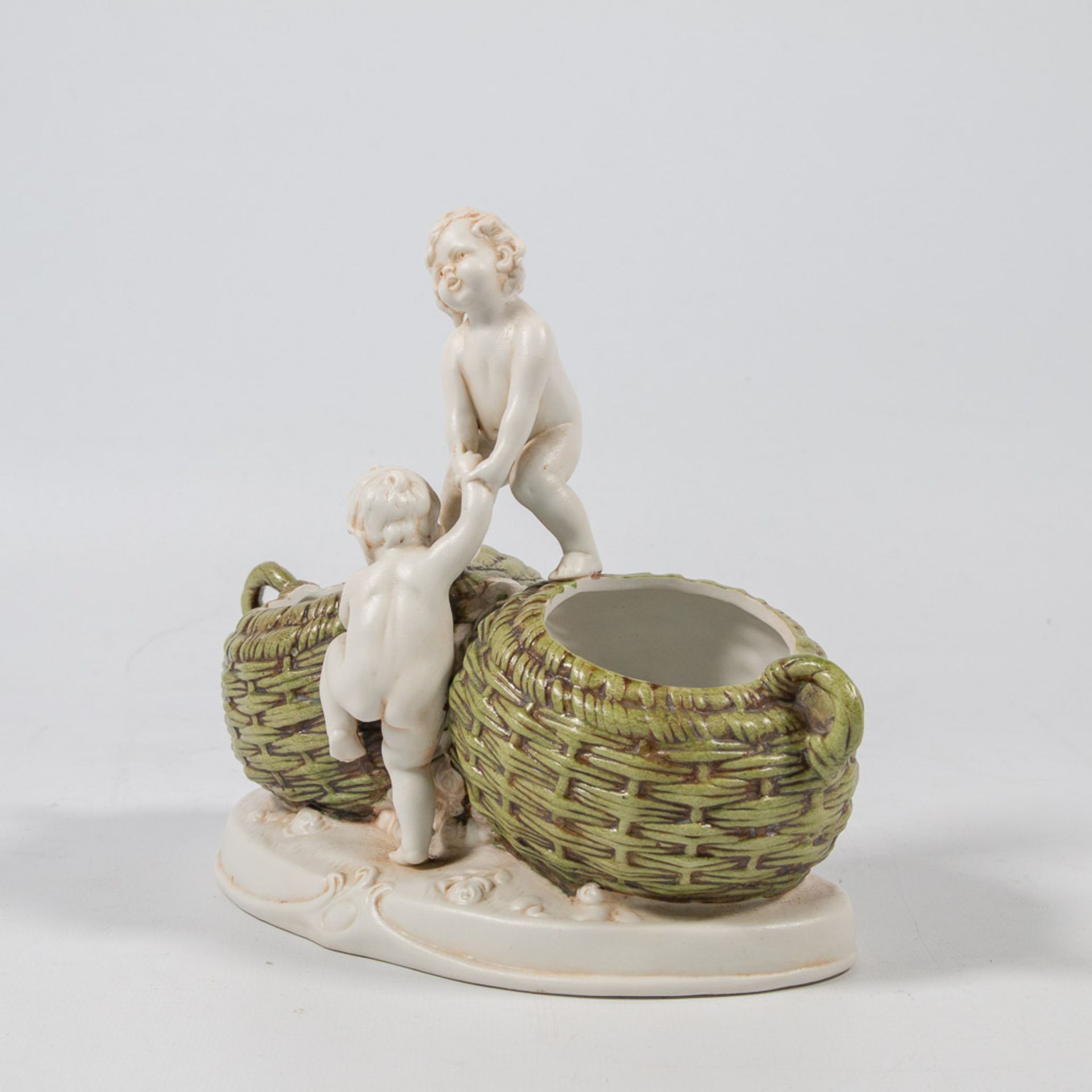 Hertwig and Co, Katzhutte, porcelain group of 2 putti - Bild 15 aus 24