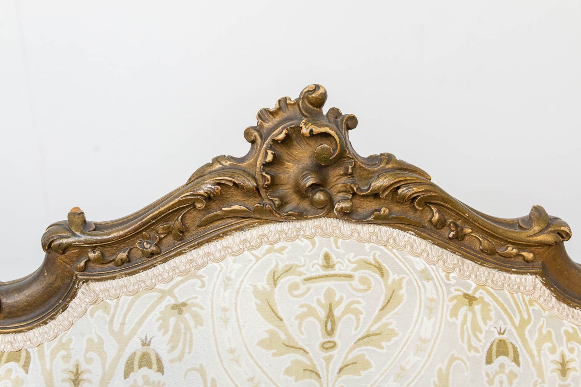A pair of Louis XV style armchairs - Image 12 of 16