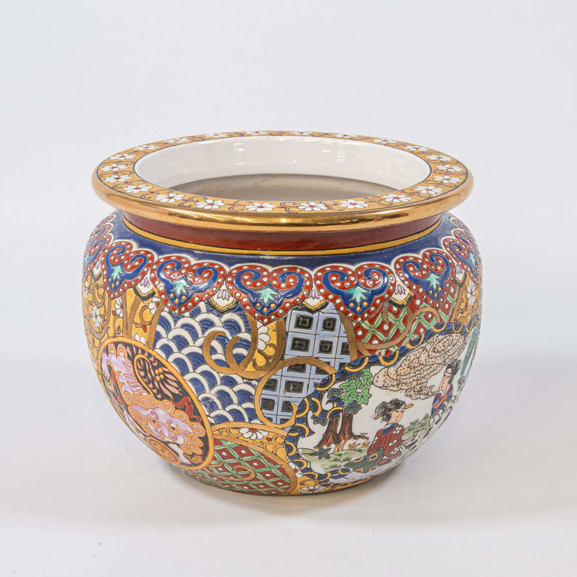 A Chinese fish bowl, marked Tonghzi. - Image 18 of 26