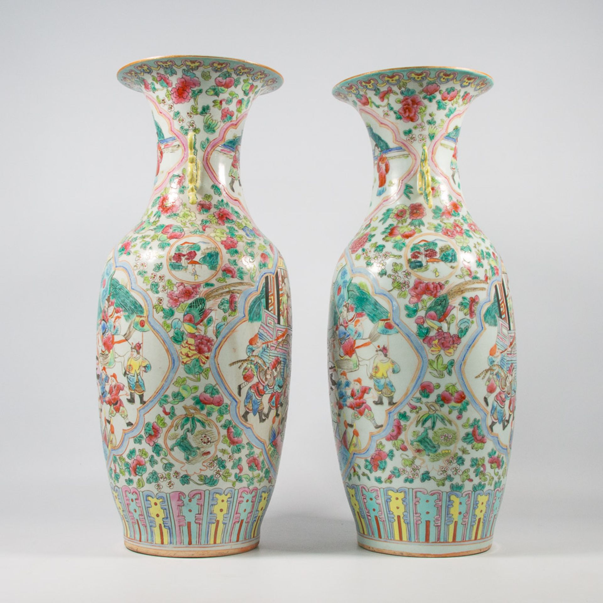 A Pair of Chinese vases marked Tongzhi - Image 7 of 18