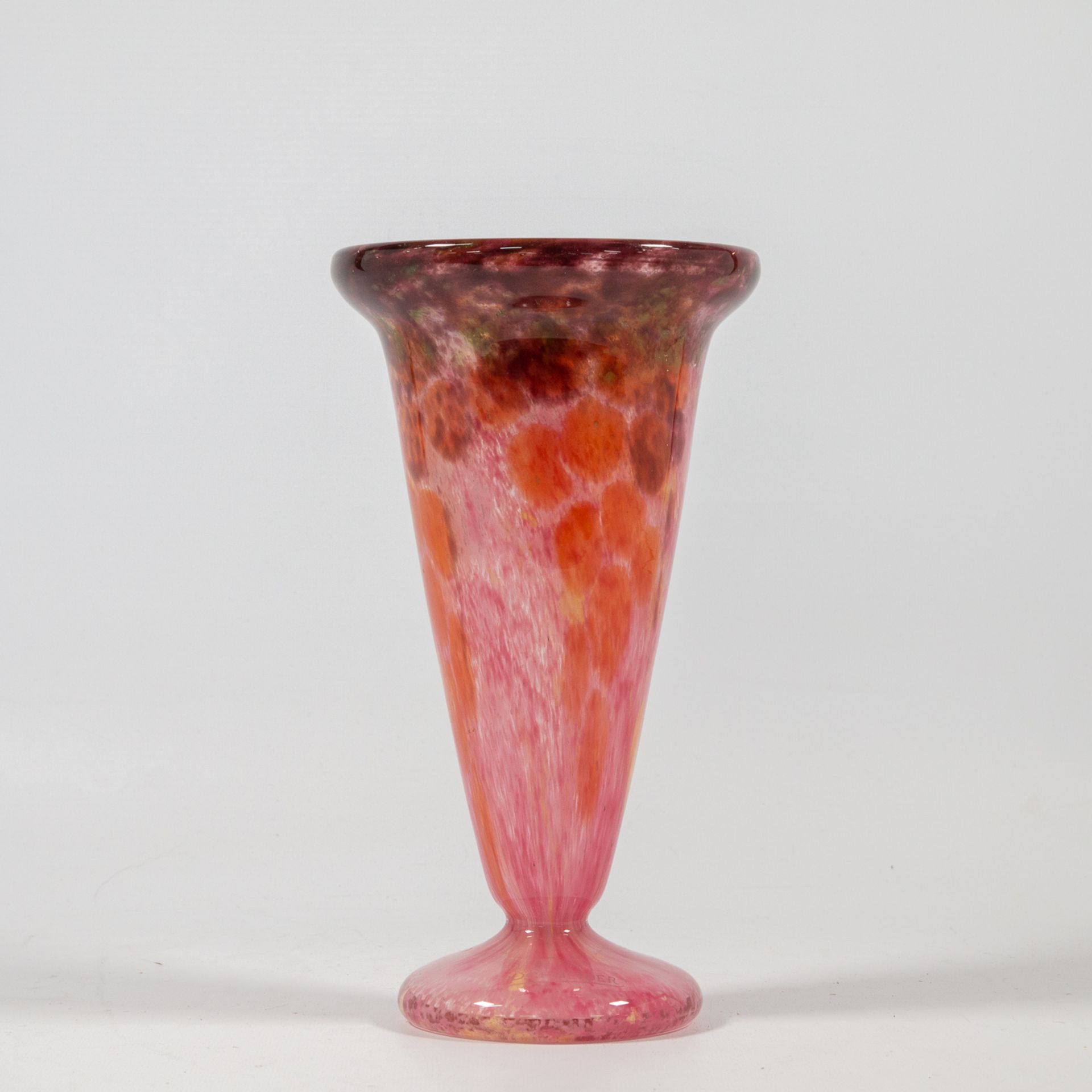 A Schneider Vase, 'pâte de verre or glass paste' vase of glass. Marked on base. - Image 3 of 16