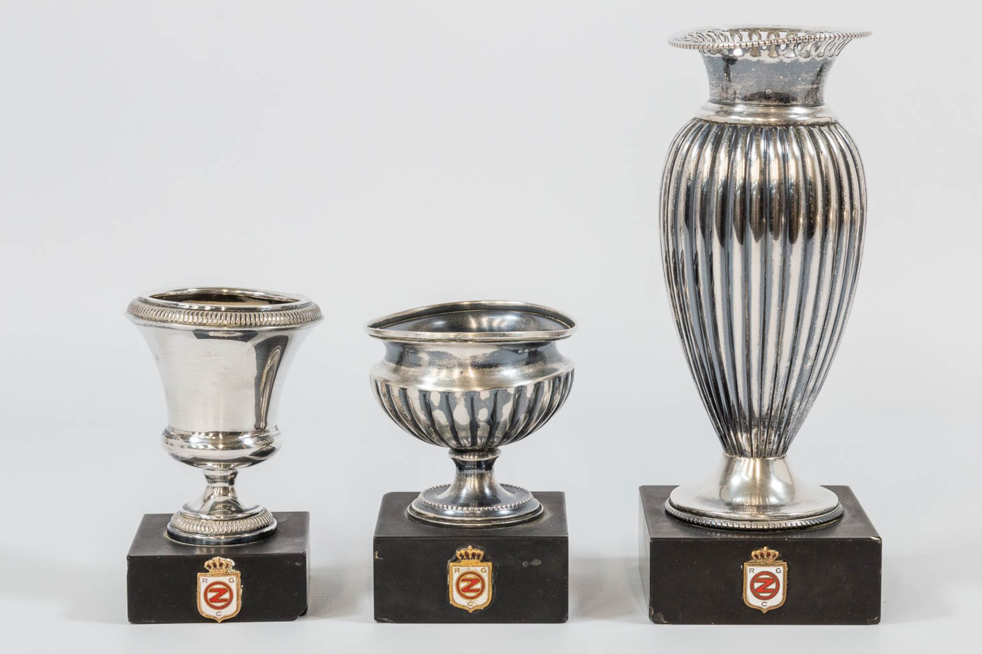 A large colllection of 18 silver and silver plated trophies. - Image 8 of 9