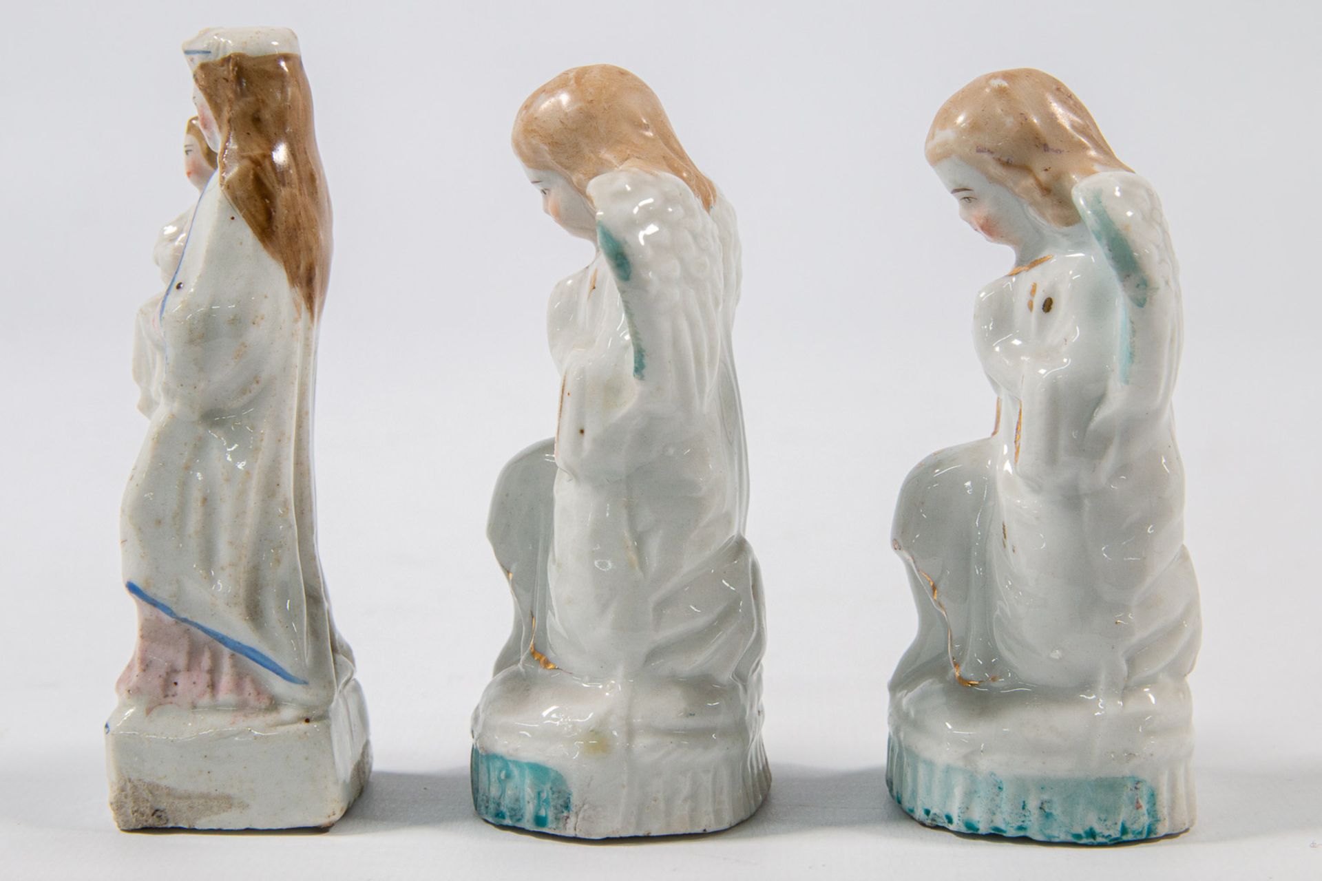 A collection of 11 bisque porcelain holy statues, Mary, Joseph, and Madonna. - Image 37 of 49