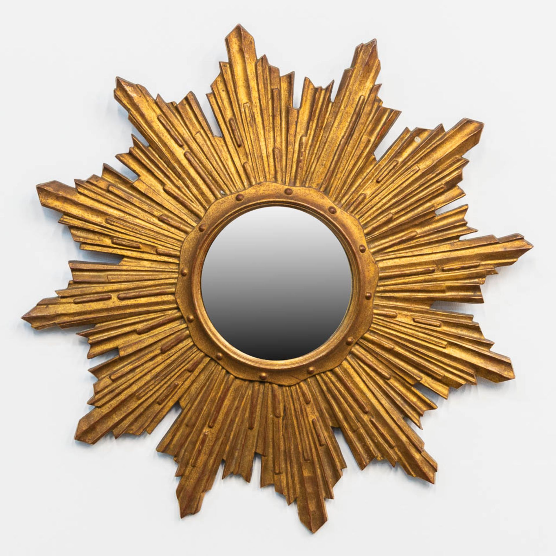 A collection of 2 sunburst mirrors, made of wood, 1960's. - Image 3 of 12