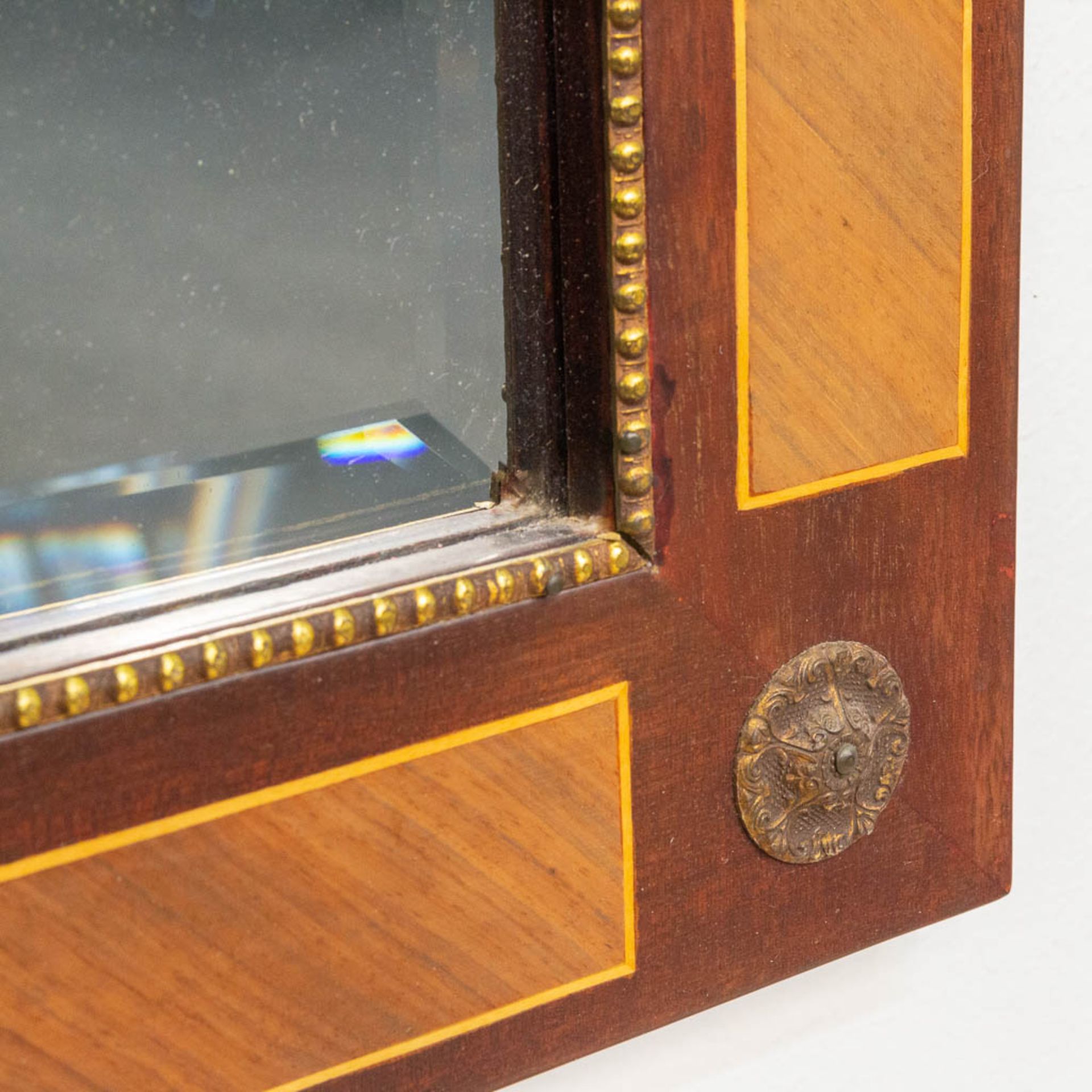 A console table with mirror, inlaid with marquetry, mounted with bronze and with a marble top. - Image 5 of 11