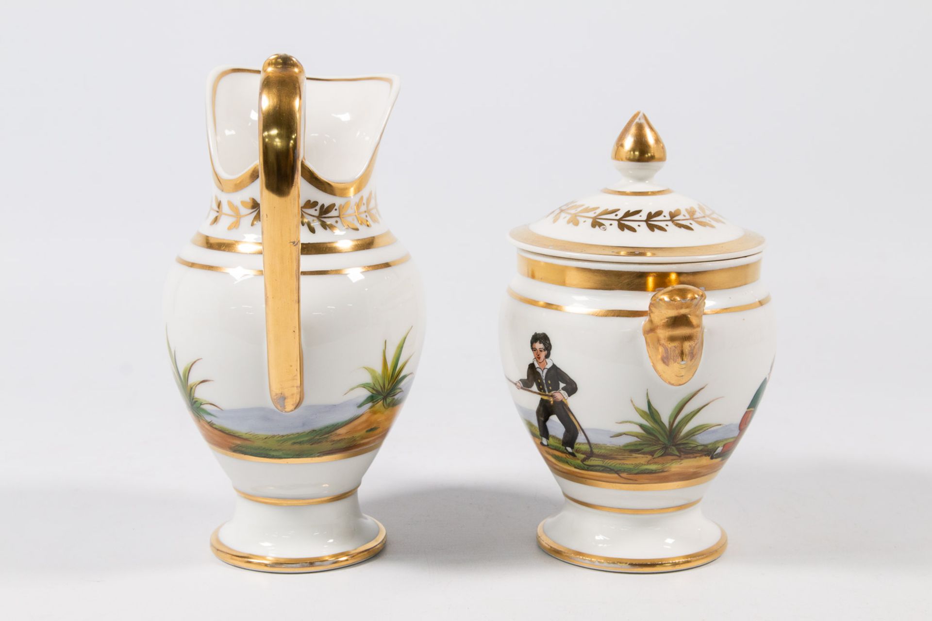 A Complete 'Vieux Bruxelles' coffee and tea service made of porcelain. - Image 37 of 53
