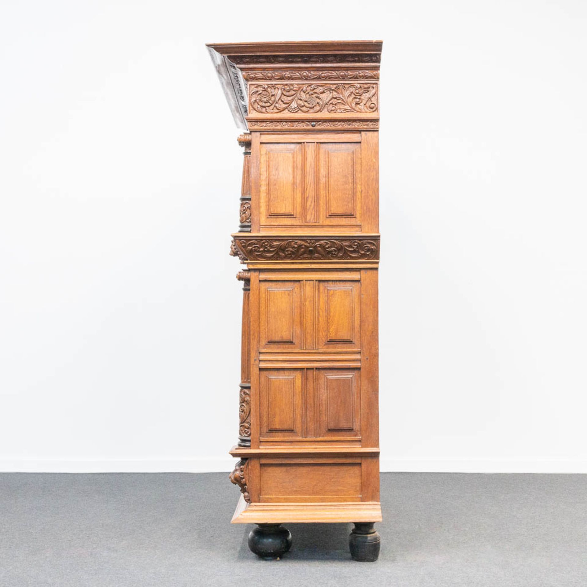 A cabinet, made in Flemish renaissance style, oak with fine sculptures, 19th century. - Image 2 of 27