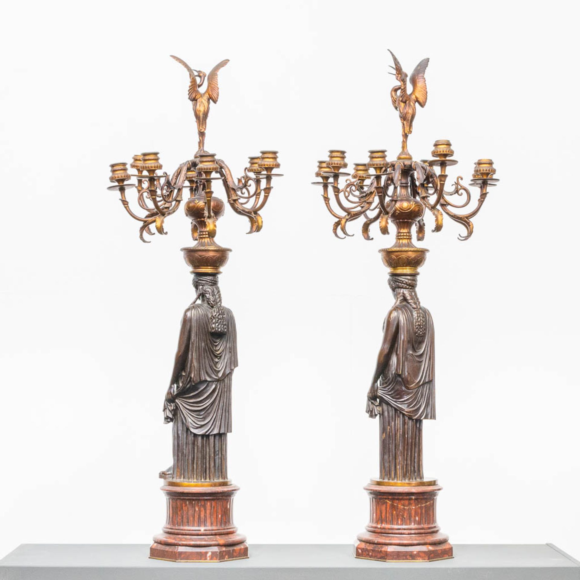 An Exceptionally large pair of bronze candelabra, in Empire style on a red marble base. Probably Bar - Bild 6 aus 14