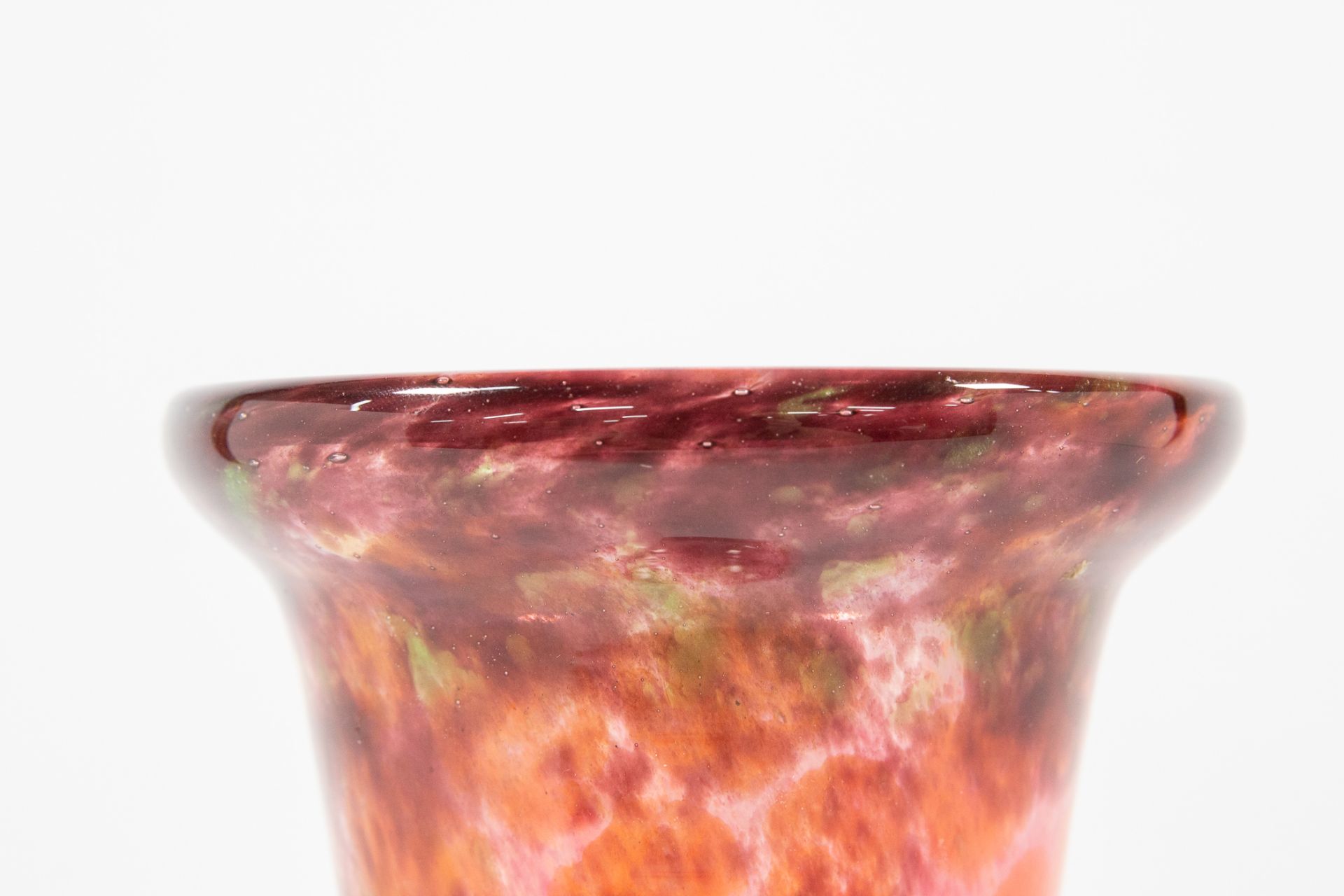 A Schneider Vase, 'pâte de verre or glass paste' vase of glass. Marked on base. - Image 12 of 16