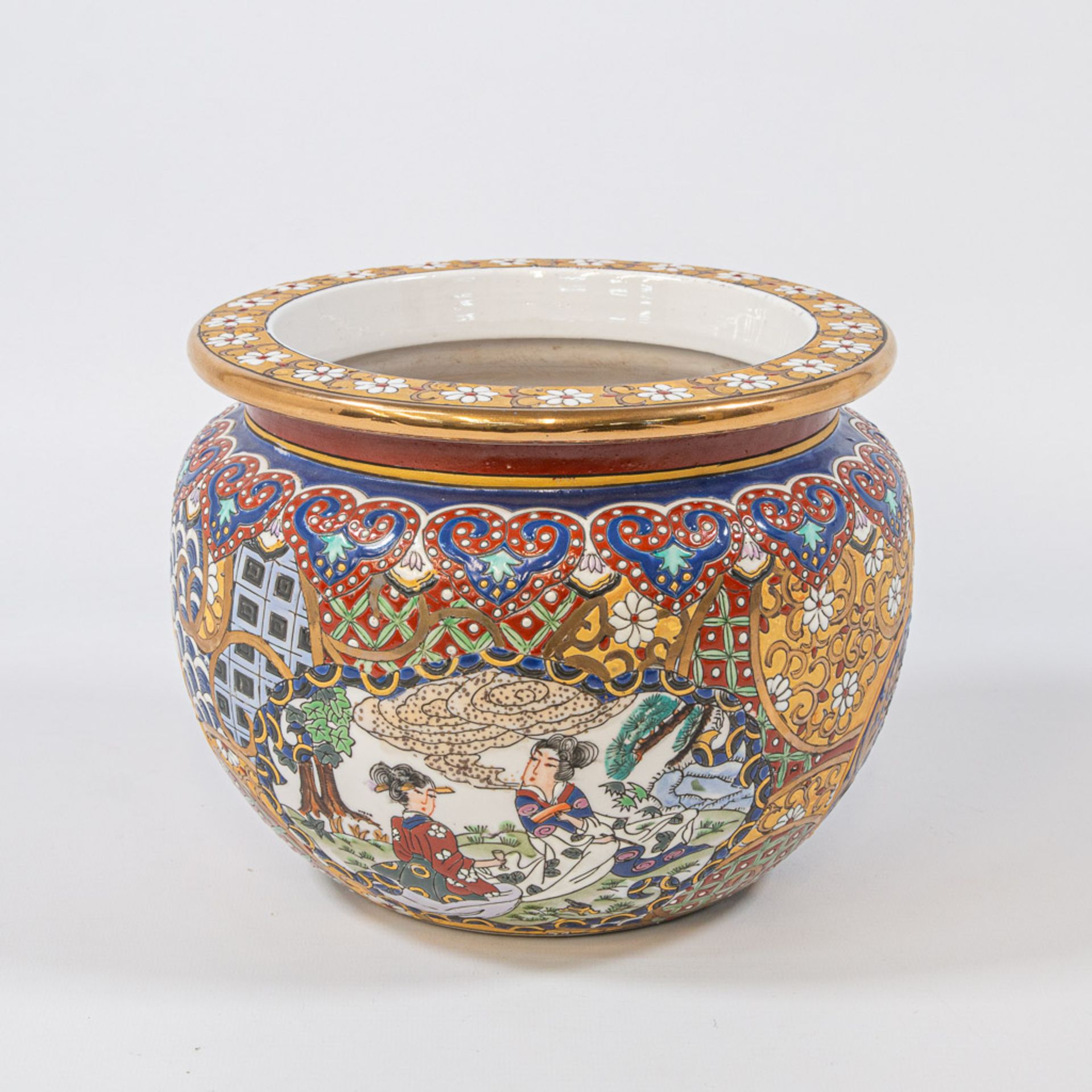 A Chinese fish bowl, marked Tonghzi. - Image 7 of 26