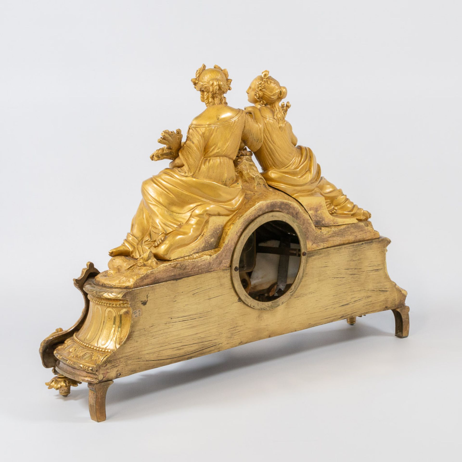 Ormolu Bronze Mantle clock, with elegant ladies and pigeons and Sèvres plaquettes. André Hoffmann. - Image 6 of 26