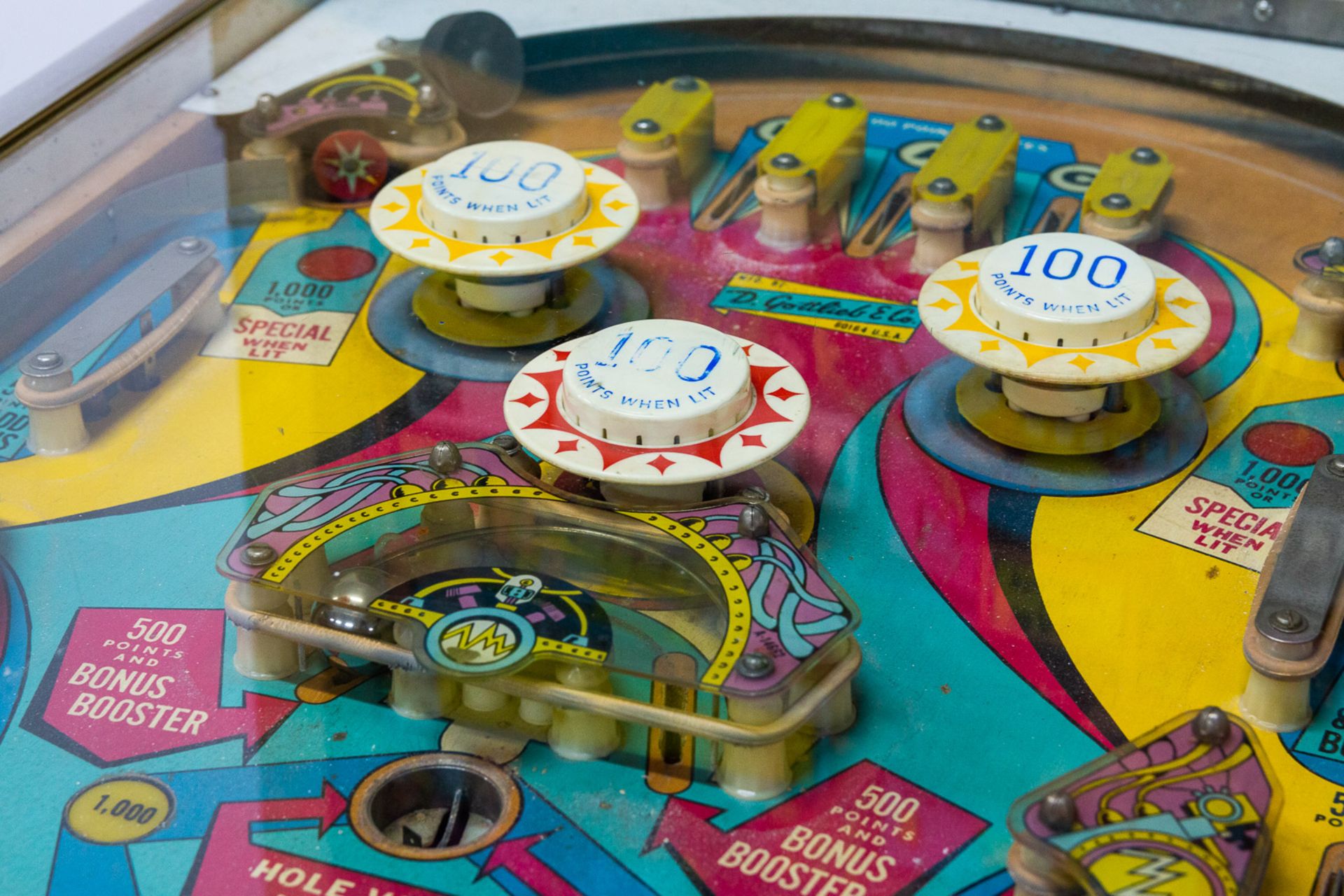 A Gottlieb and Co. 'Magnotron' Pinball machine, in working condition. Made in the USA. - Image 26 of 32