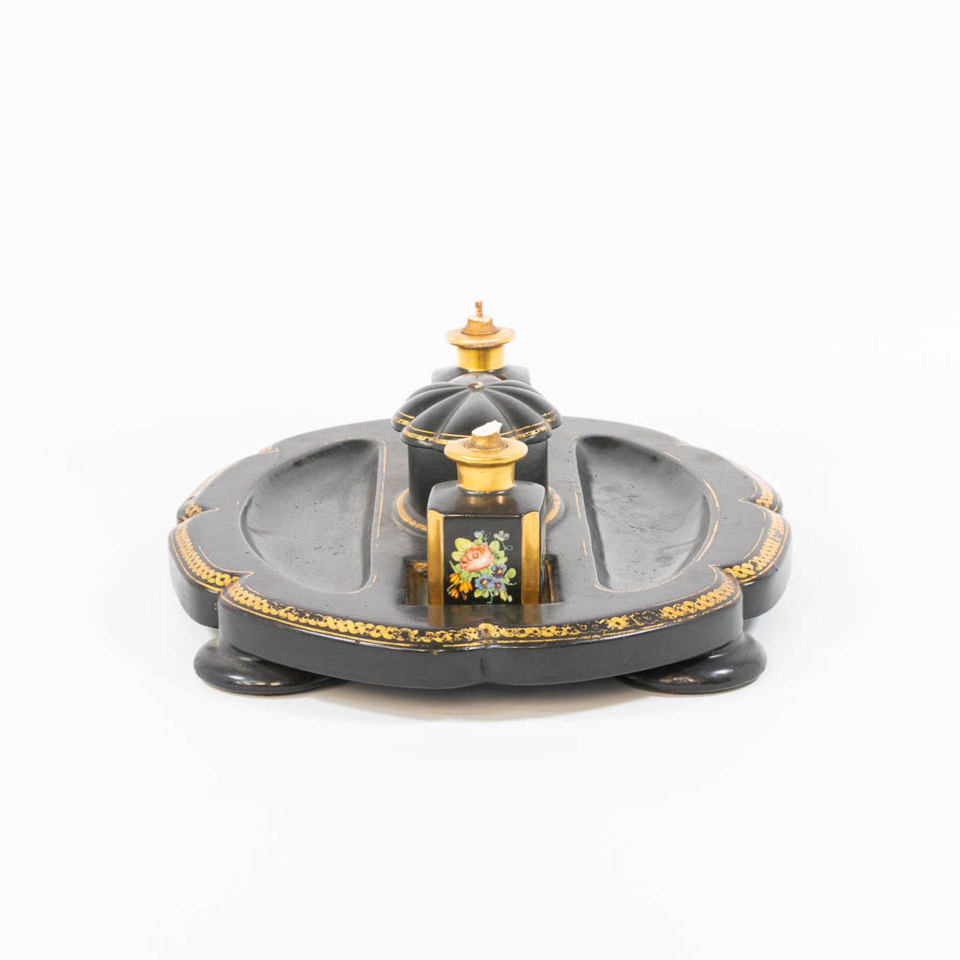 An ink pot in papier maché, Napoleon 3 period, 19th century. - Image 4 of 15