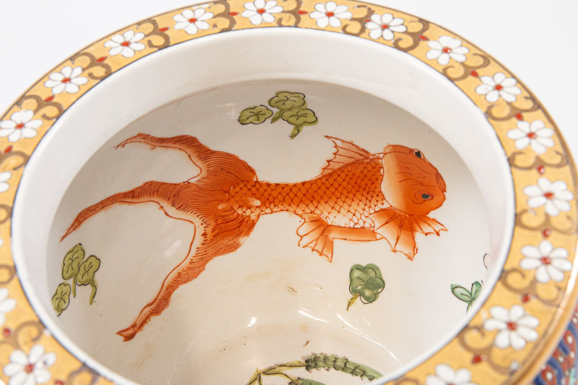 A Chinese fish bowl, marked Tonghzi. - Image 20 of 26