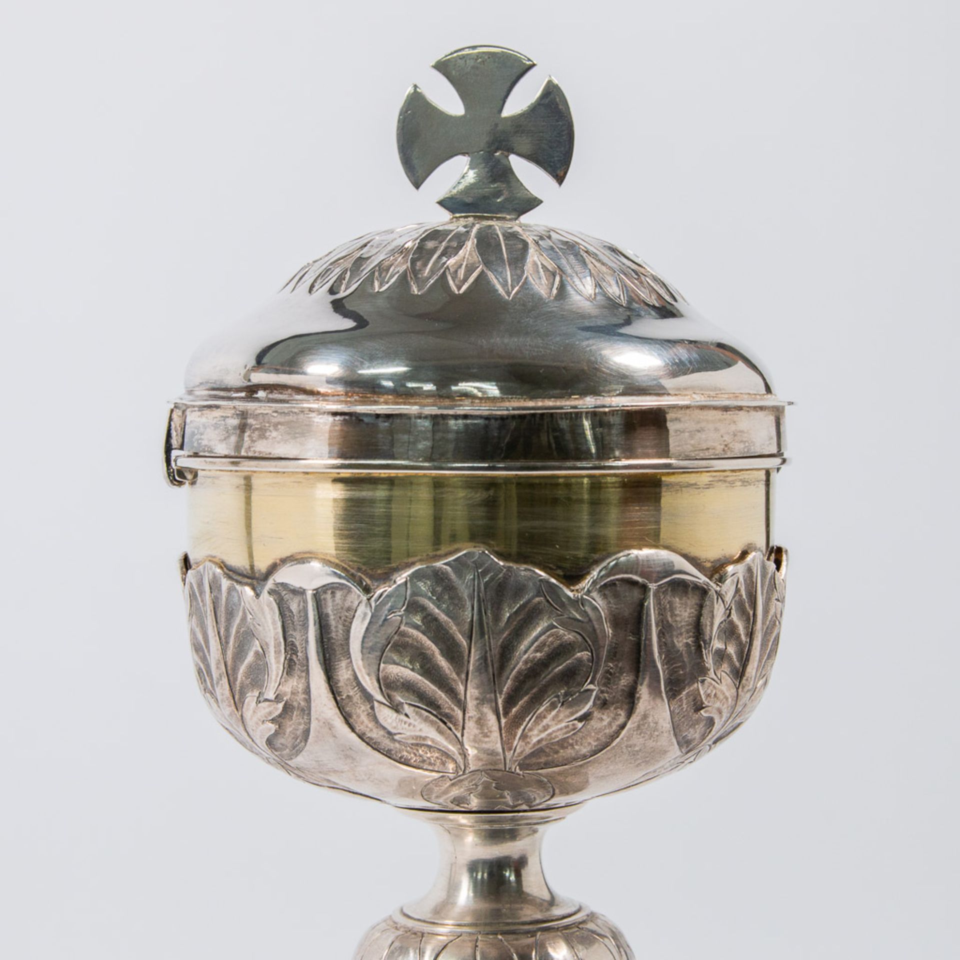 An antique, silver ciborium. - Image 5 of 10