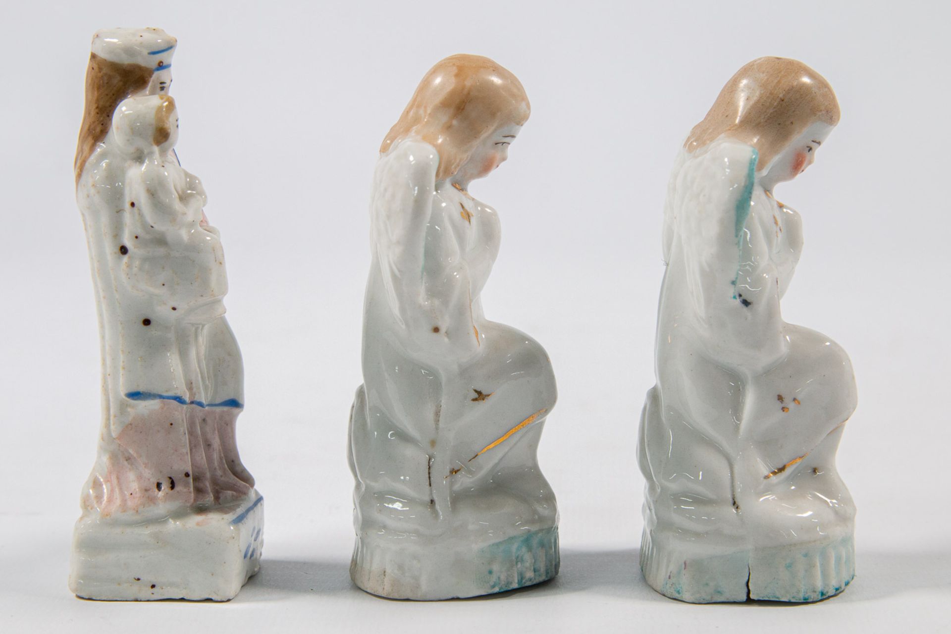 A collection of 11 bisque porcelain holy statues, Mary, Joseph, and Madonna. - Image 33 of 49