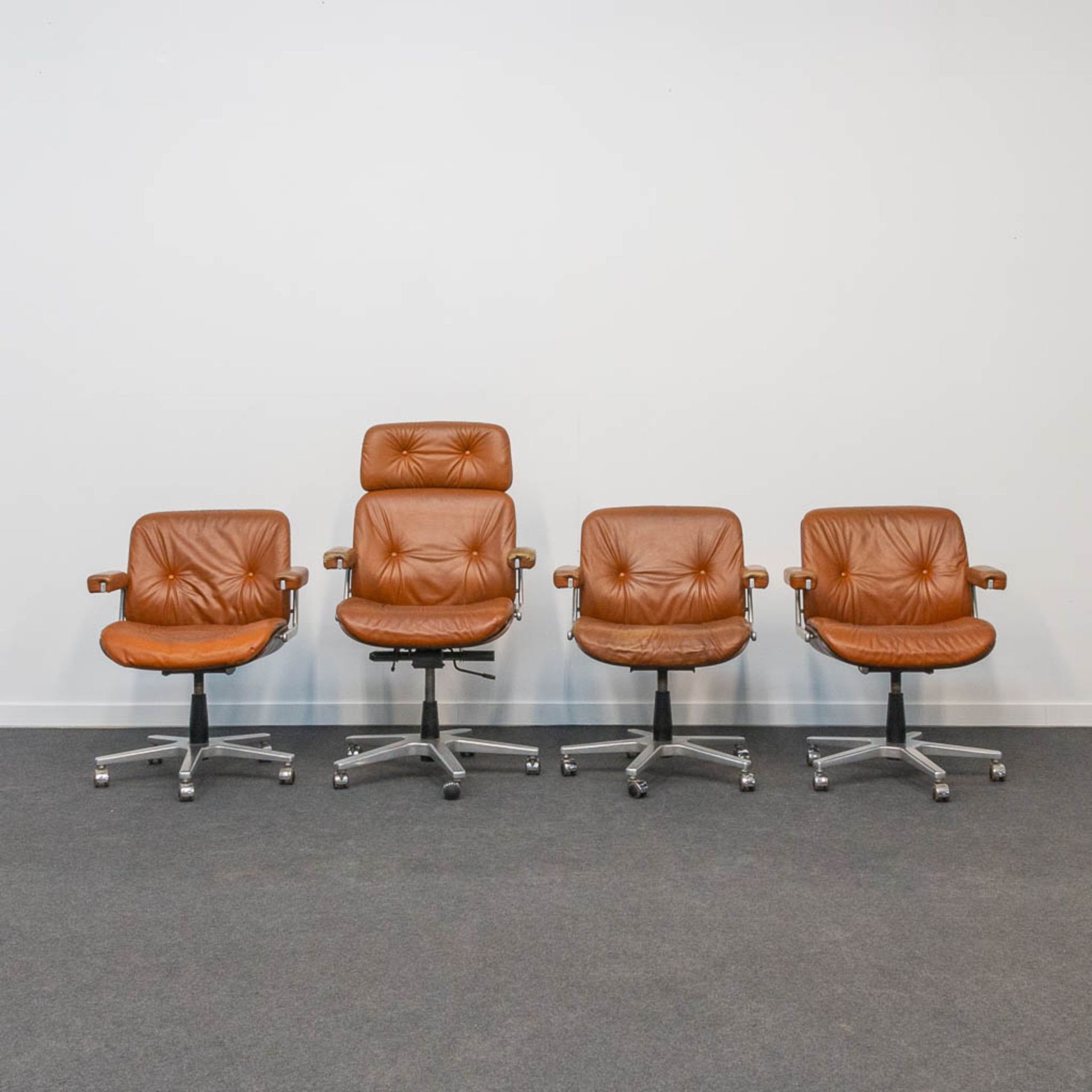 Martin STOLL (XX-XXI) A collection of 4 office chairs on wheels for Giroflex. Finished with leather - Image 2 of 22