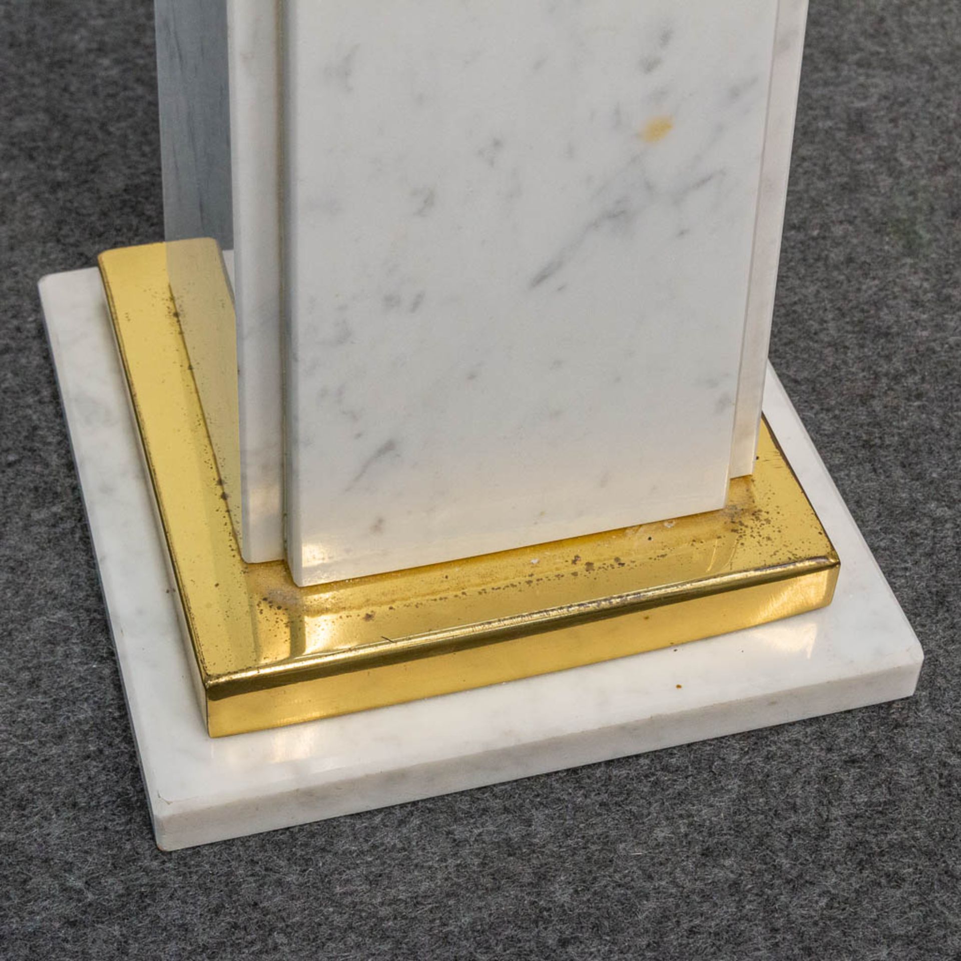 A standing lamp made of White carrara marble, combined with brass. 1960's. - Image 11 of 13