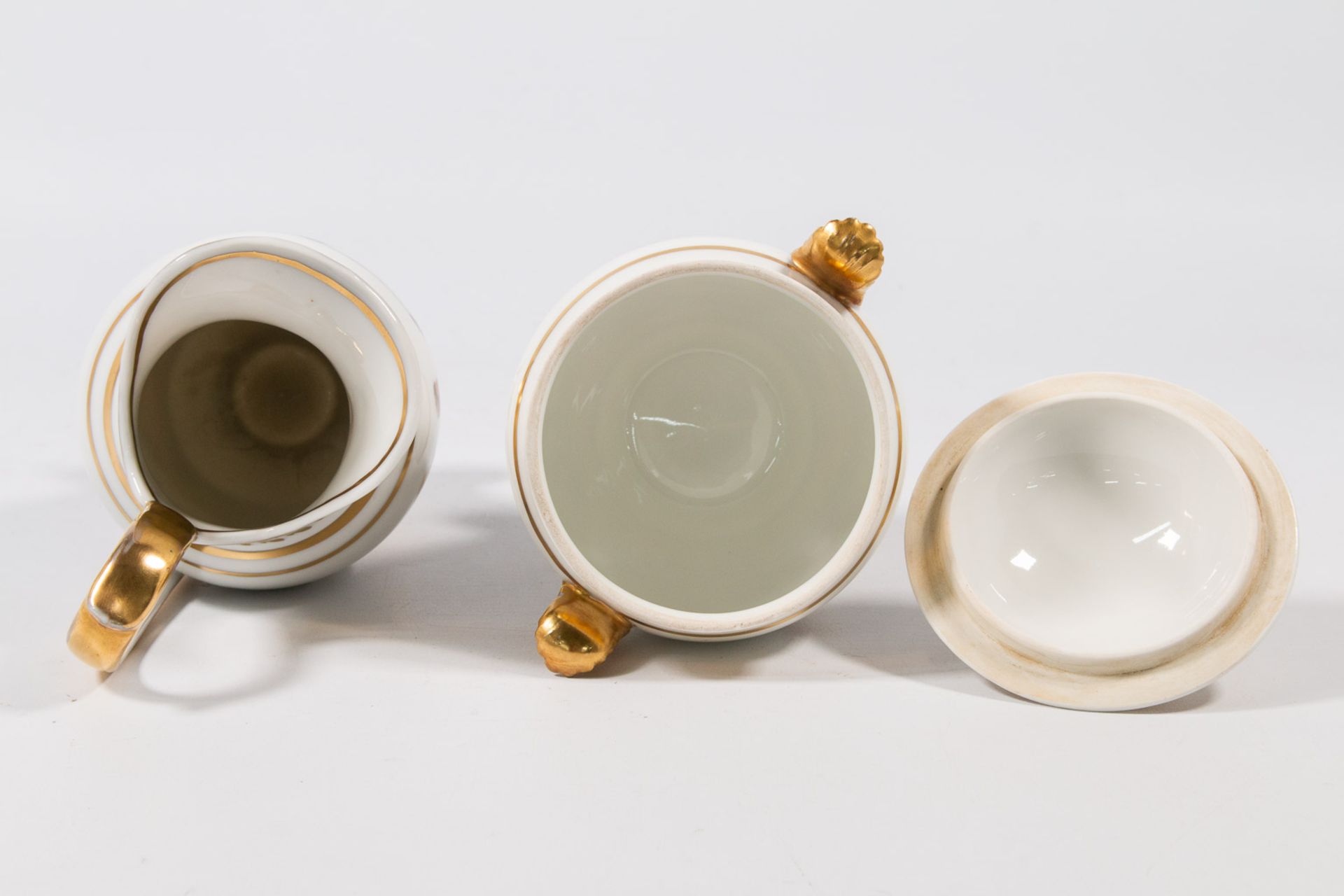 A Complete 'Vieux Bruxelles' coffee and tea service made of porcelain. - Image 21 of 53