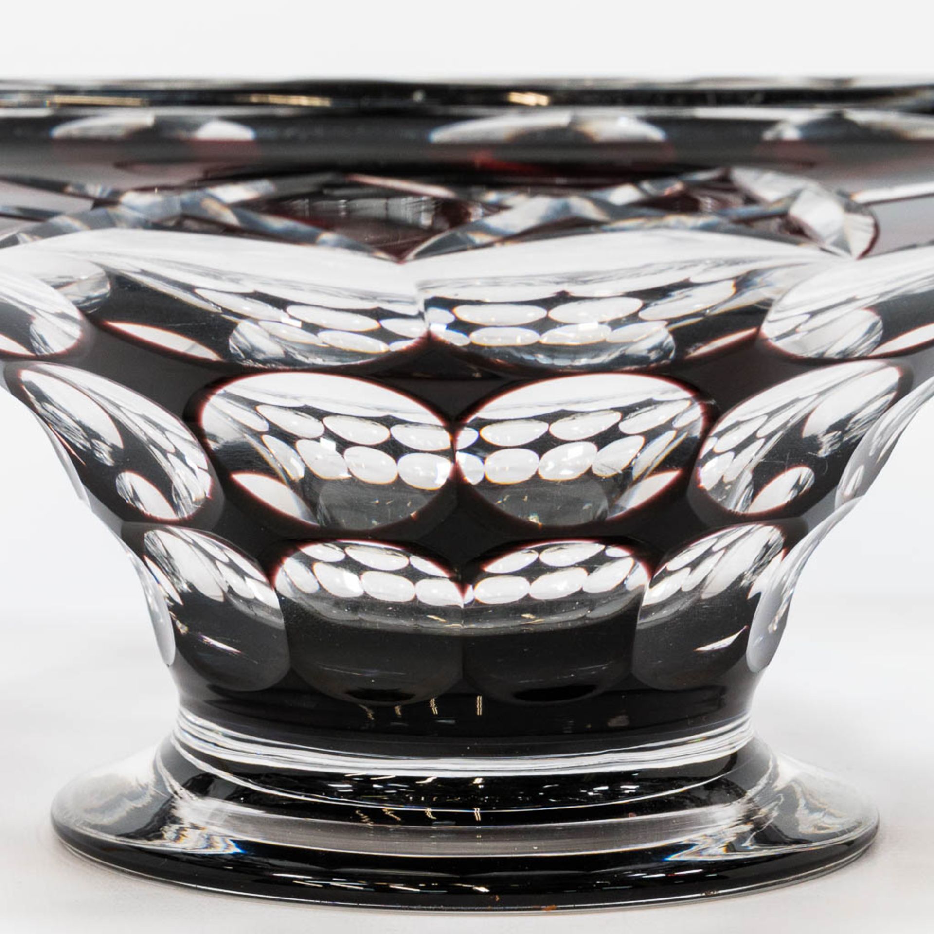 A hand-made Val Saint Lambert fruit bowl Clear and brown crystal, marked with sticker and signature. - Image 11 of 15