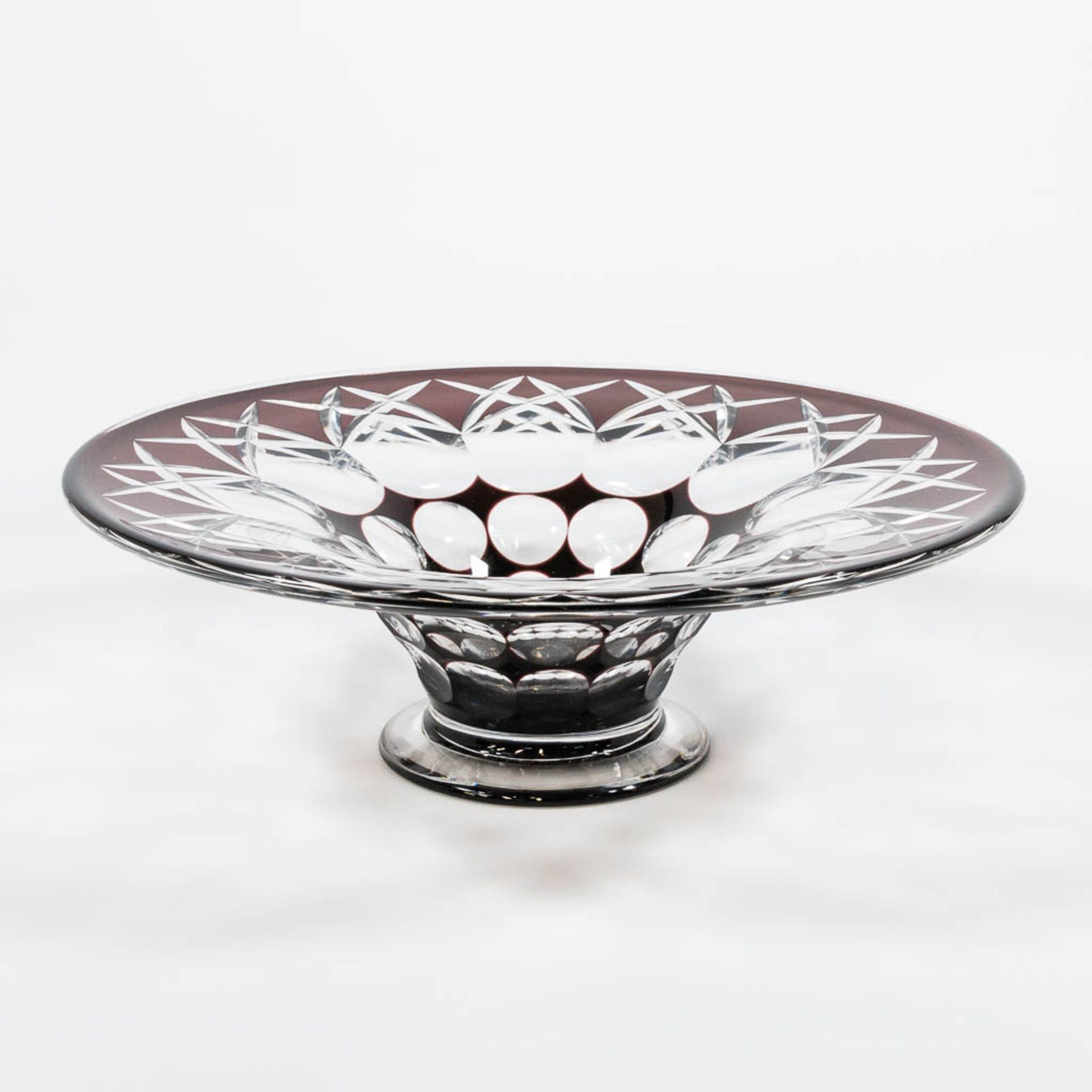 A hand-made Val Saint Lambert fruit bowl Clear and brown crystal, marked with sticker and signature. - Image 3 of 15