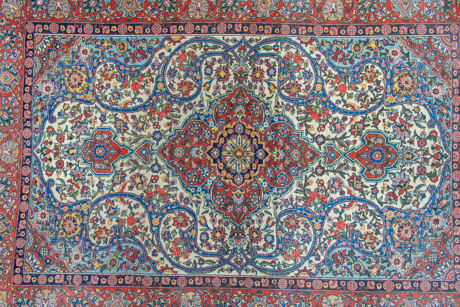 An Oriental, hand-made carpet. 205 x 145 - Bild 10 aus 10