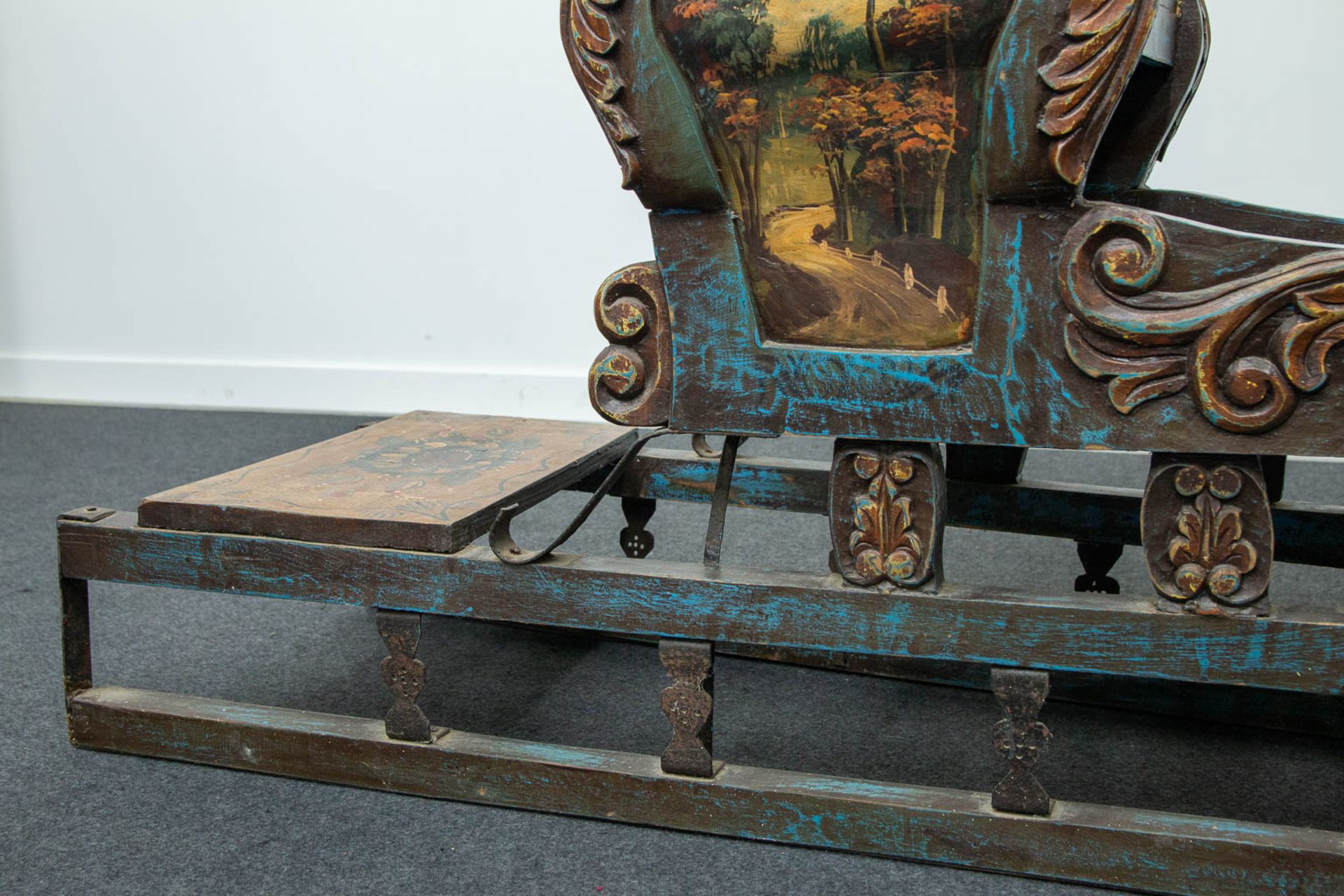 A large, hand-painted sledge, 20th century. - Image 19 of 25