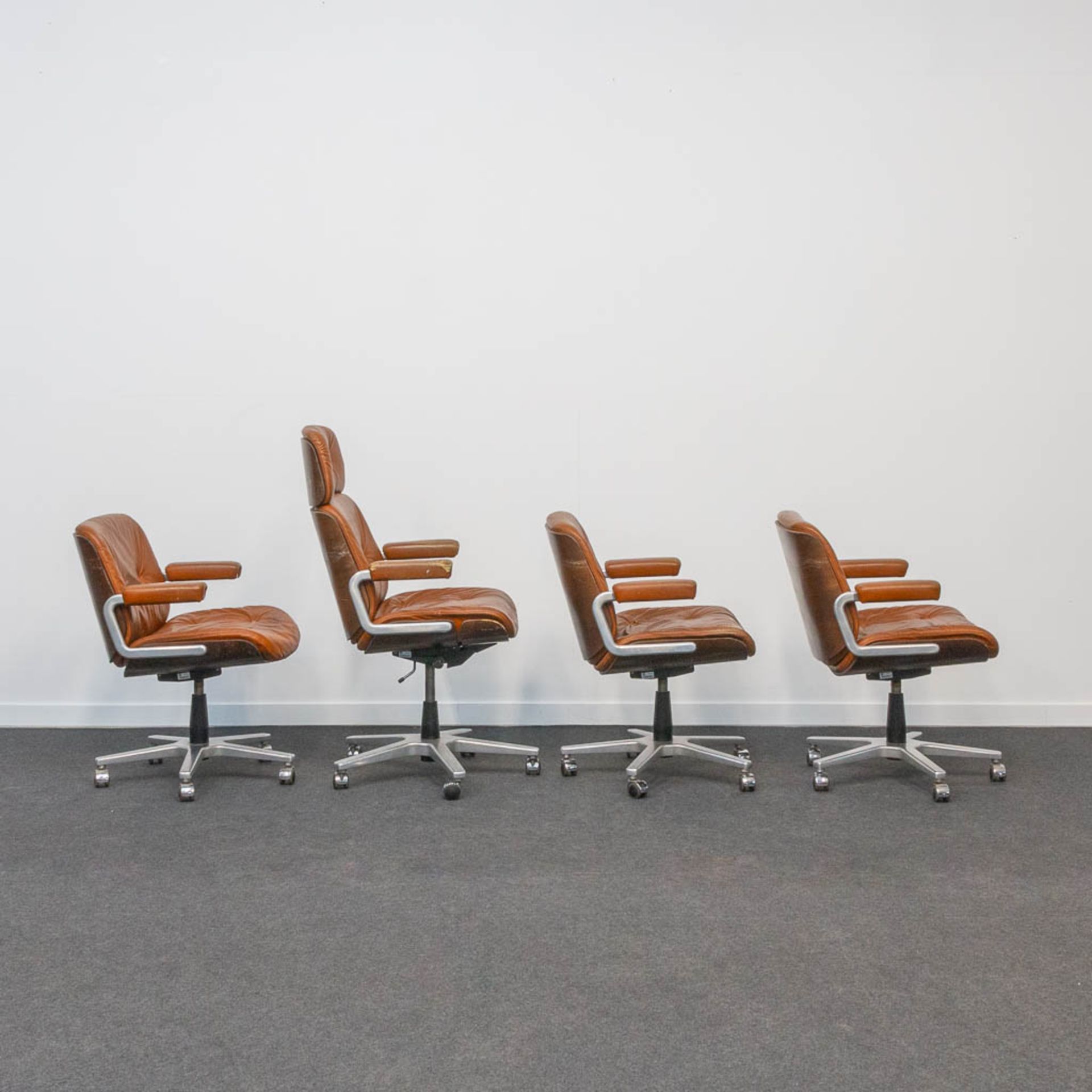 Martin STOLL (XX-XXI) A collection of 4 office chairs on wheels for Giroflex. Finished with leather - Image 5 of 22