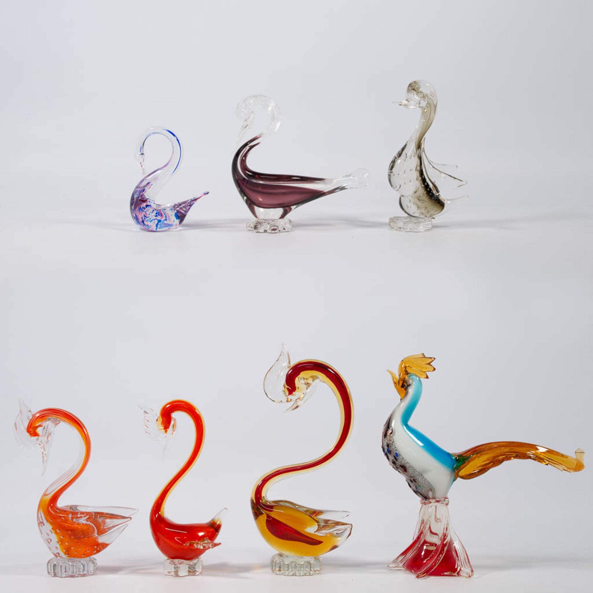 A collection of 7 Murano figurines of birds, Italy 20th century.