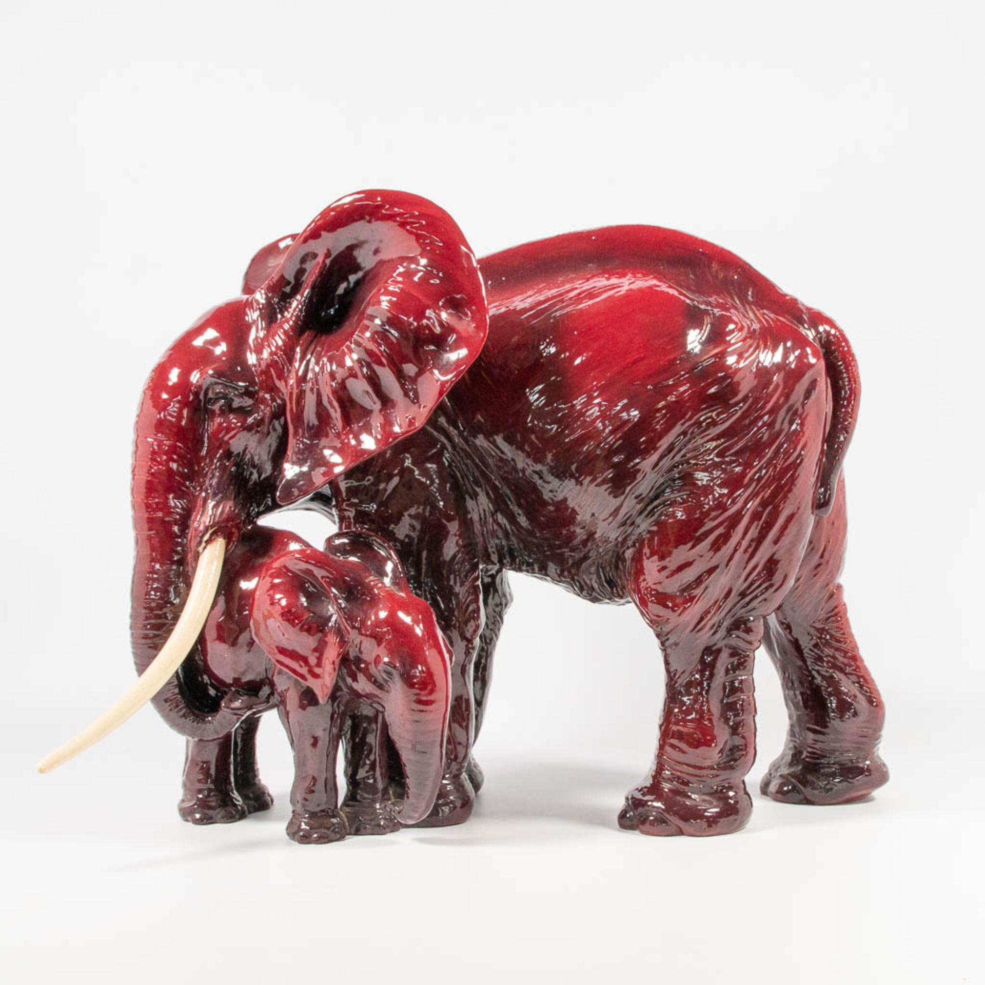 Guido CACCIAPUOTI (1892-1953) An elephant with calf made of red glazed ceramics - Image 14 of 25