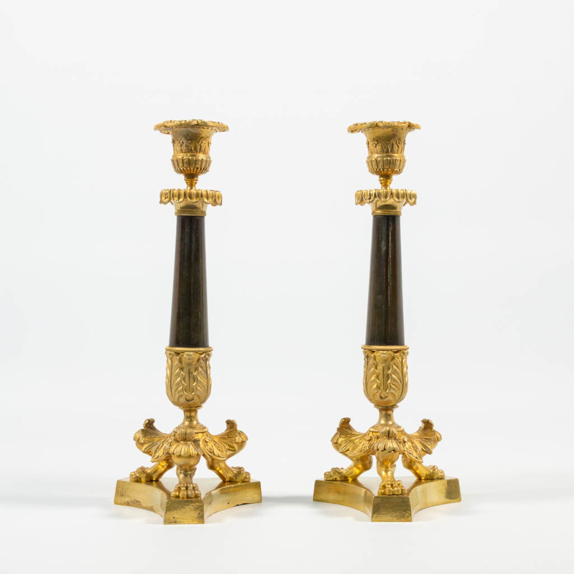 A pair of candlesticks made of ormolu bronze, Napoleon 3 style, 19th century. - Bild 6 aus 11