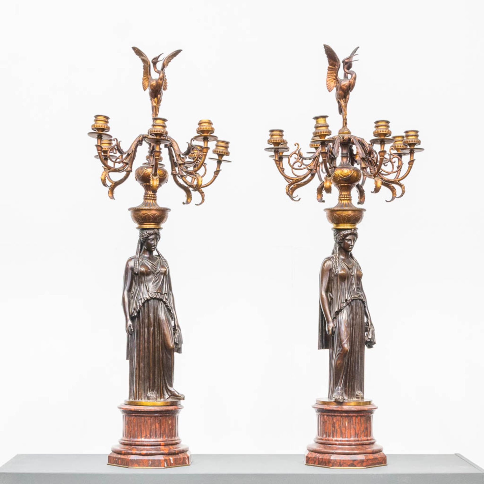 An Exceptionally large pair of bronze candelabra, in Empire style on a red marble base. Probably Bar - Bild 3 aus 14