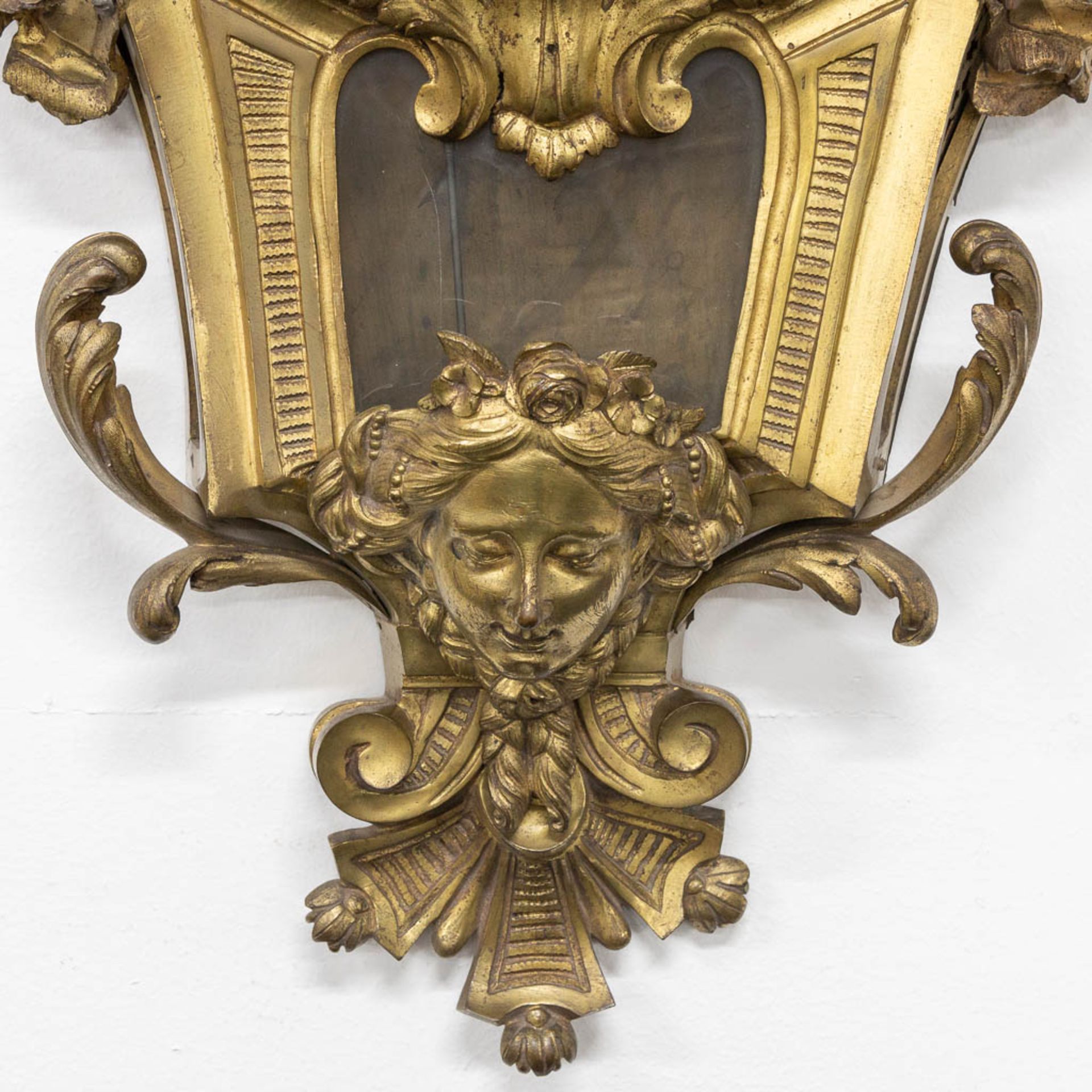 A cartel clock 'Le Nepveu à Paris'. Bronze case in Louis XV style - Bild 8 aus 16