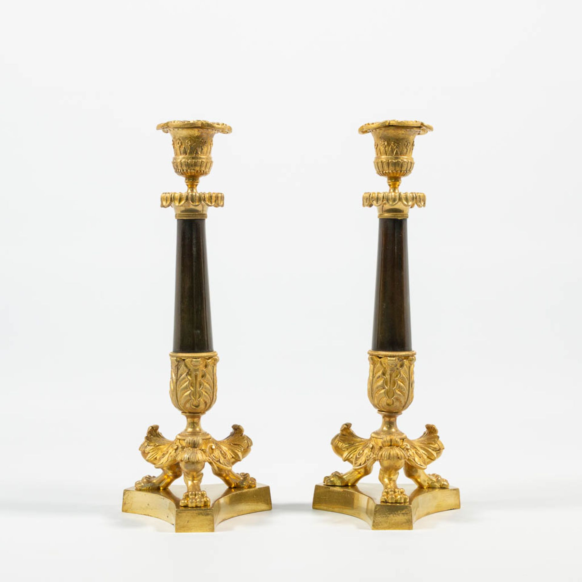 A pair of candlesticks made of ormolu bronze, Napoleon 3 style, 19th century. - Bild 3 aus 11