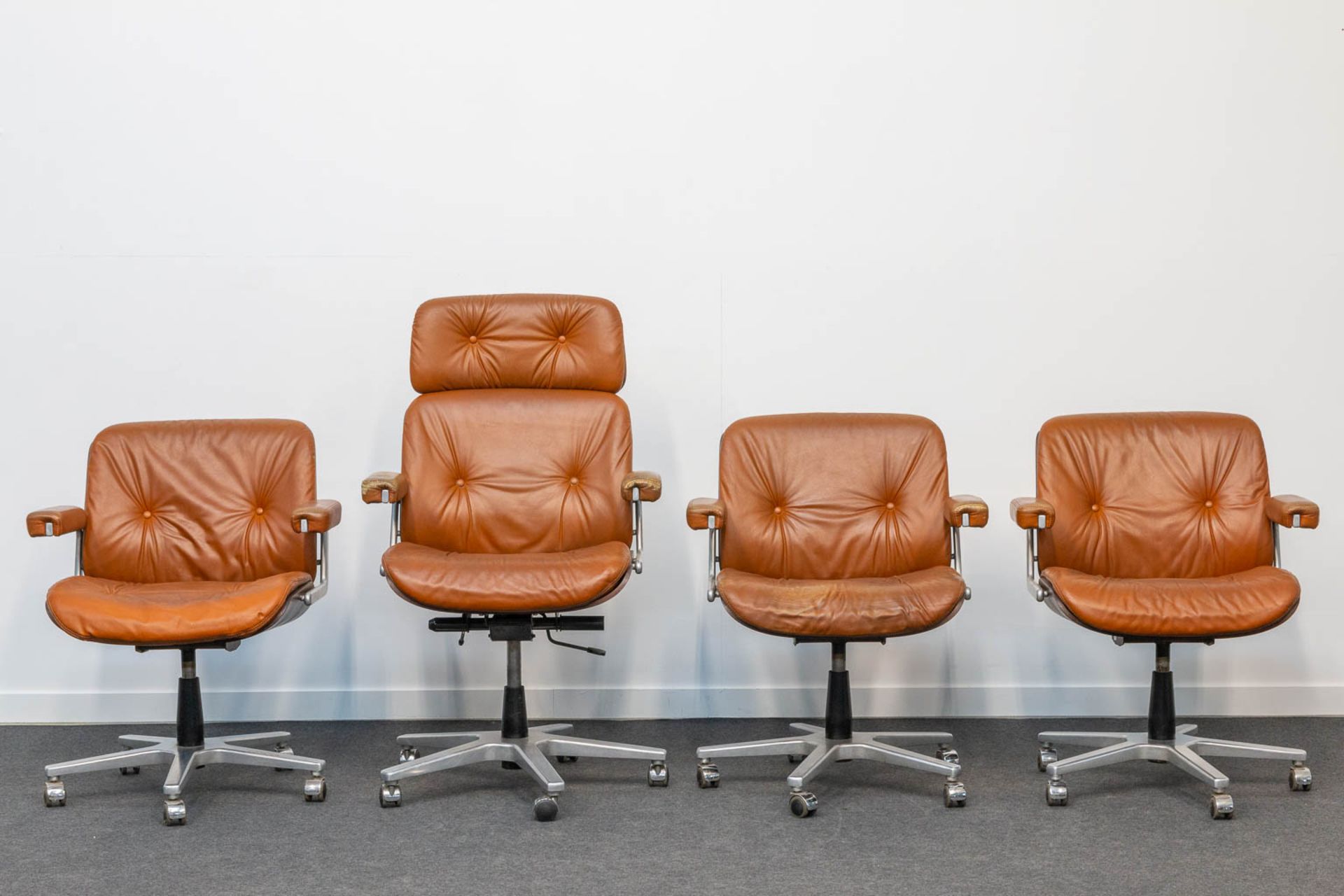 Martin STOLL (XX-XXI) A collection of 4 office chairs on wheels for Giroflex. Finished with leather - Image 9 of 22