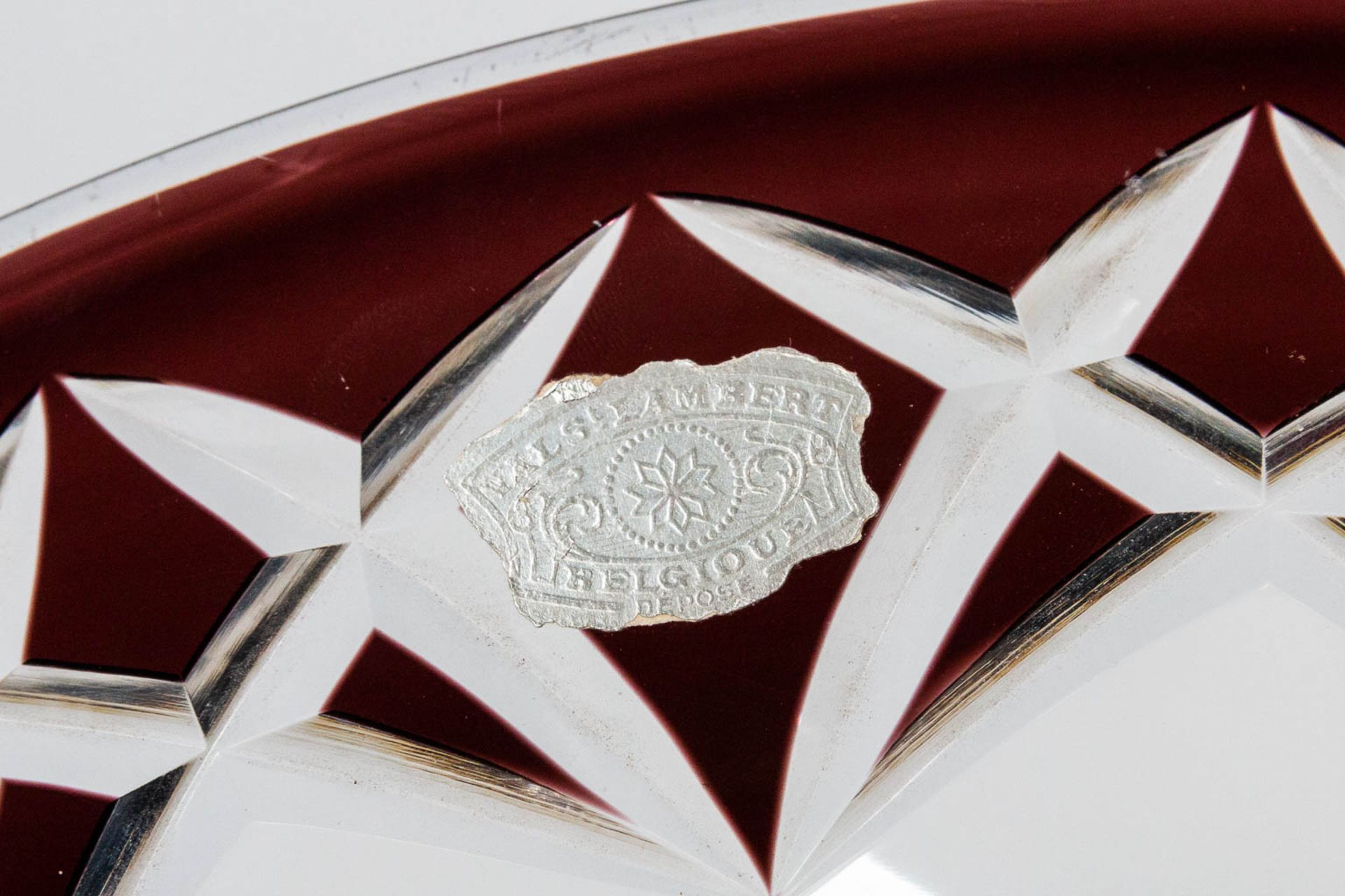 A hand-made Val Saint Lambert fruit bowl Clear and brown crystal, marked with sticker and signature. - Image 12 of 15