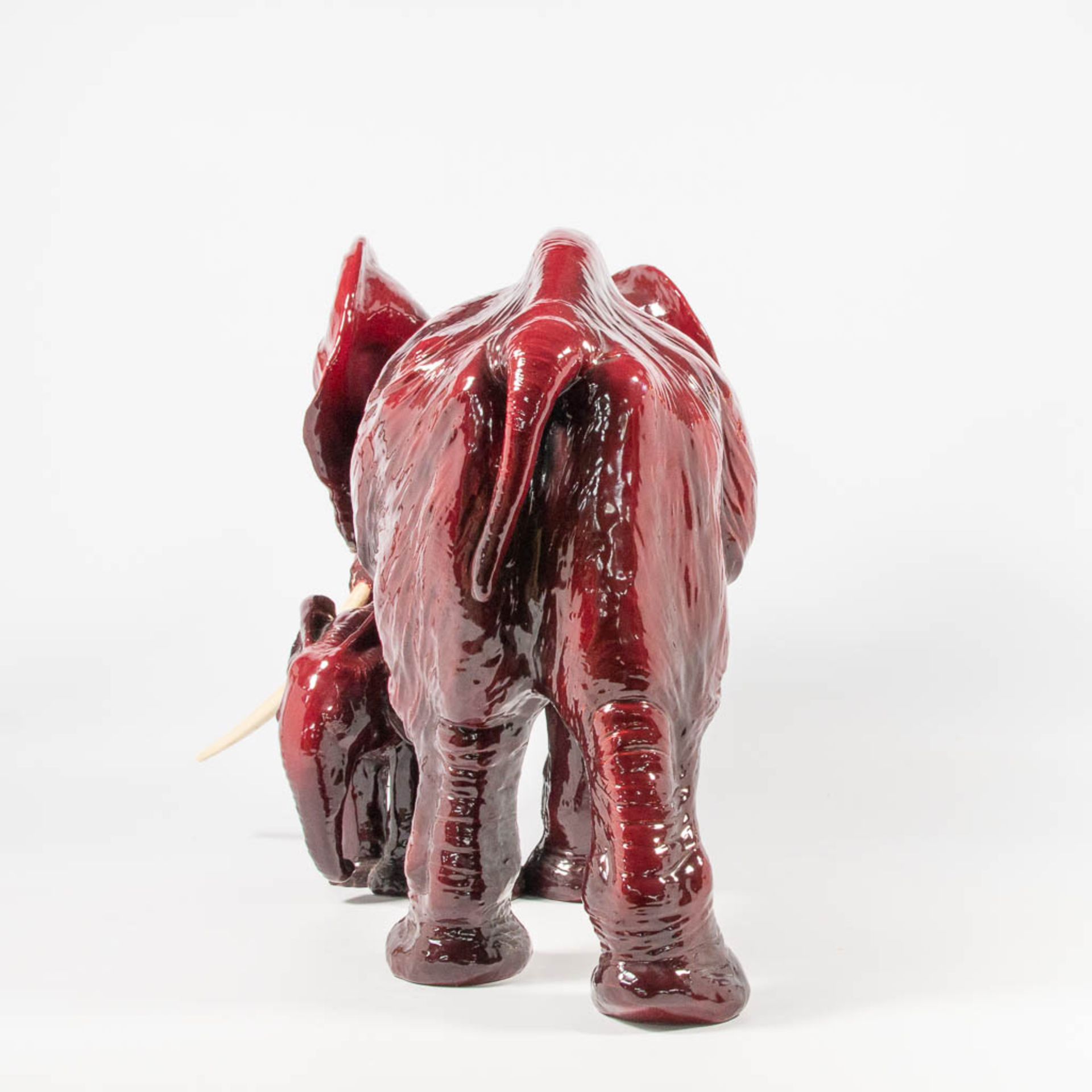 Guido CACCIAPUOTI (1892-1953) An elephant with calf made of red glazed ceramics - Image 3 of 25