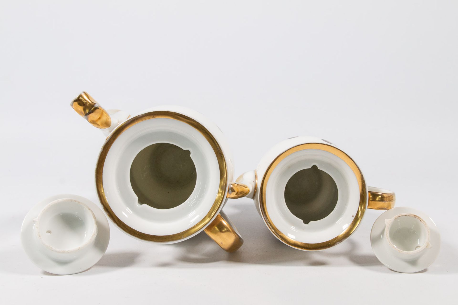 A Complete 'Vieux Bruxelles' coffee and tea service made of porcelain. - Image 24 of 53