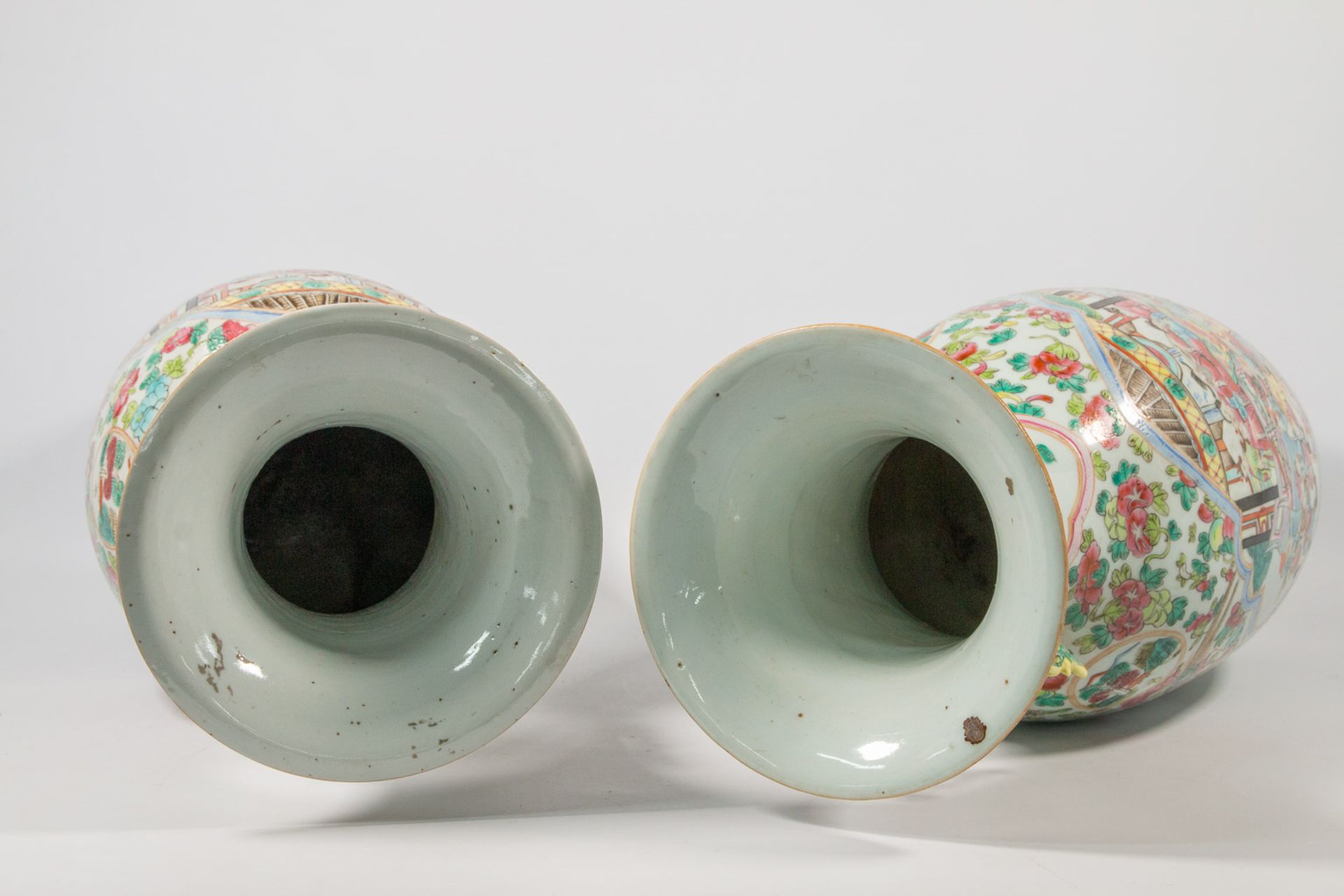 A Pair of Chinese vases marked Tongzhi - Image 3 of 18