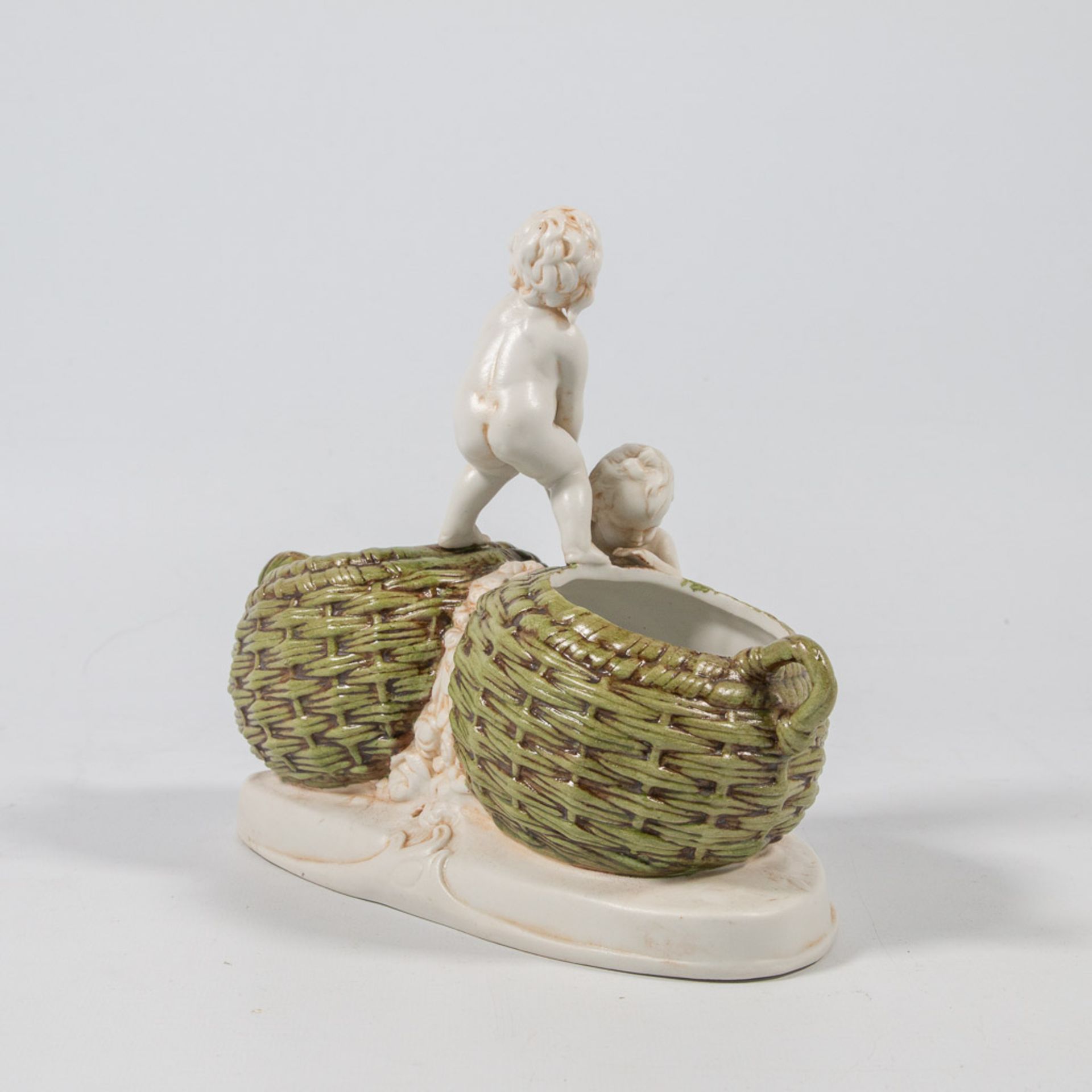 Hertwig and Co, Katzhutte, porcelain group of 2 putti - Bild 12 aus 24