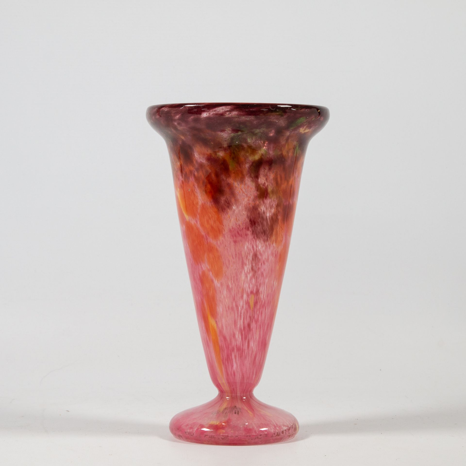 A Schneider Vase, 'pâte de verre or glass paste' vase of glass. Marked on base. - Image 7 of 16