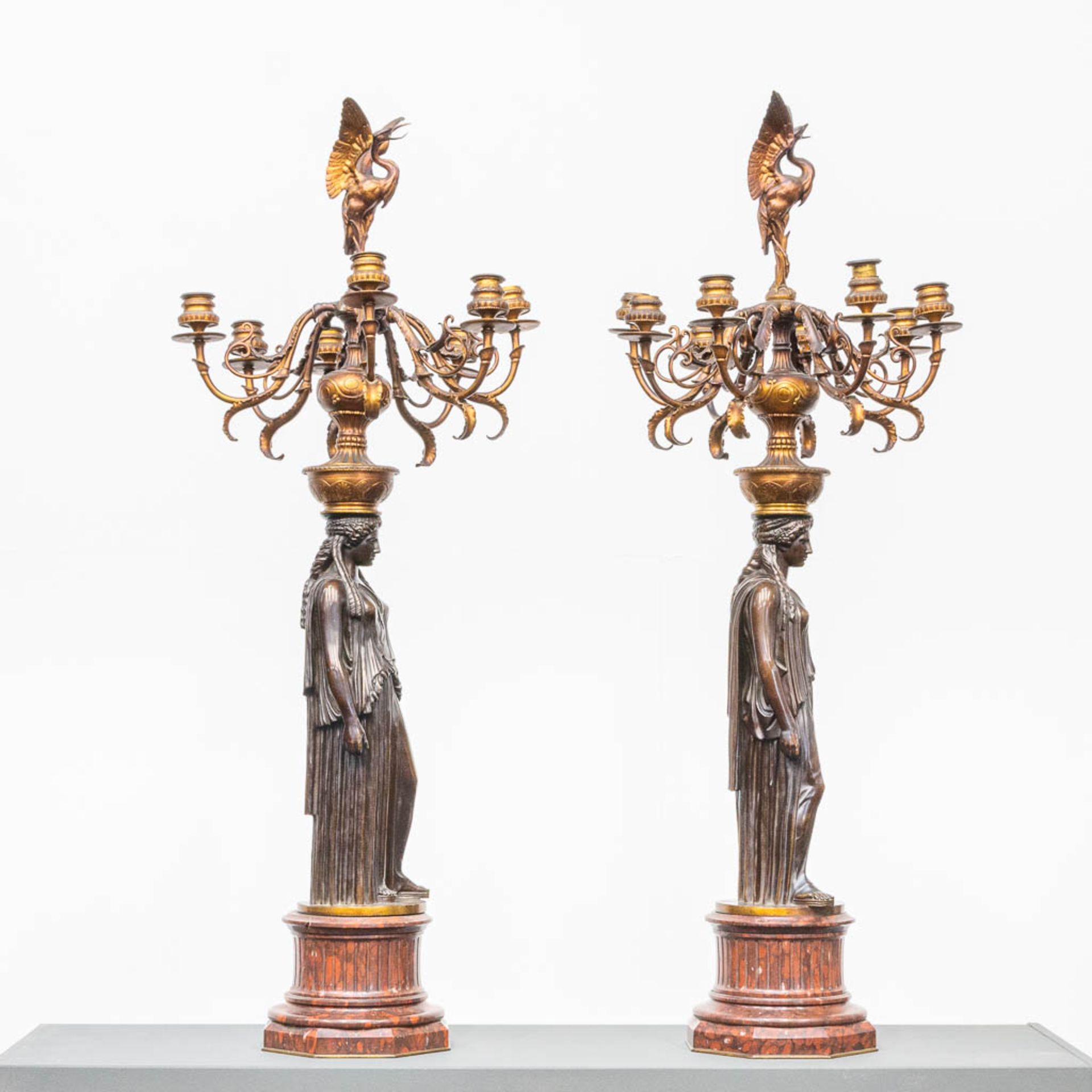 An Exceptionally large pair of bronze candelabra, in Empire style on a red marble base. Probably Bar - Bild 4 aus 14