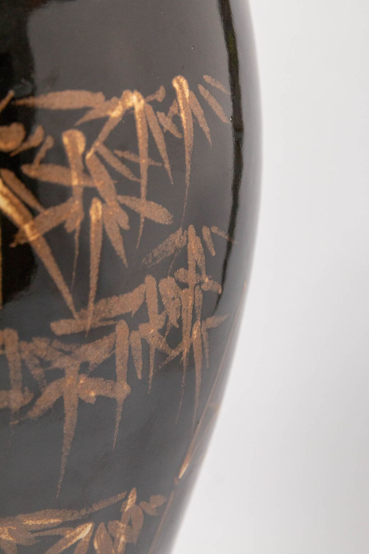 An Asian Vase with black and gold bamboo decor - Image 9 of 14