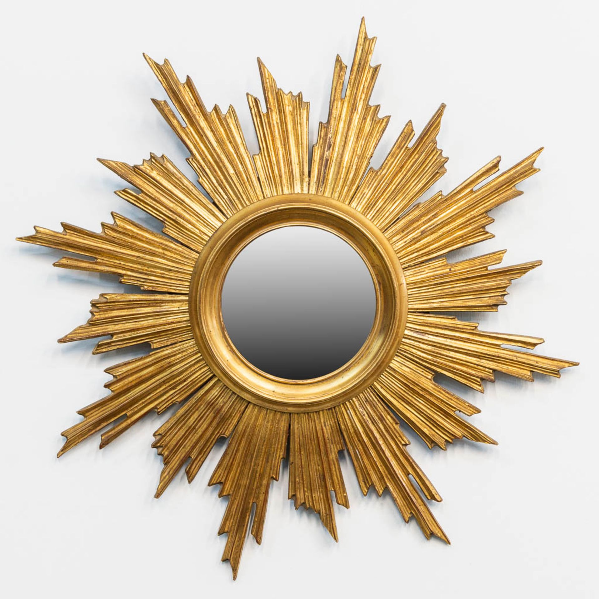 A collection of 2 sunburst mirrors, made of wood, 1960's. - Image 6 of 12